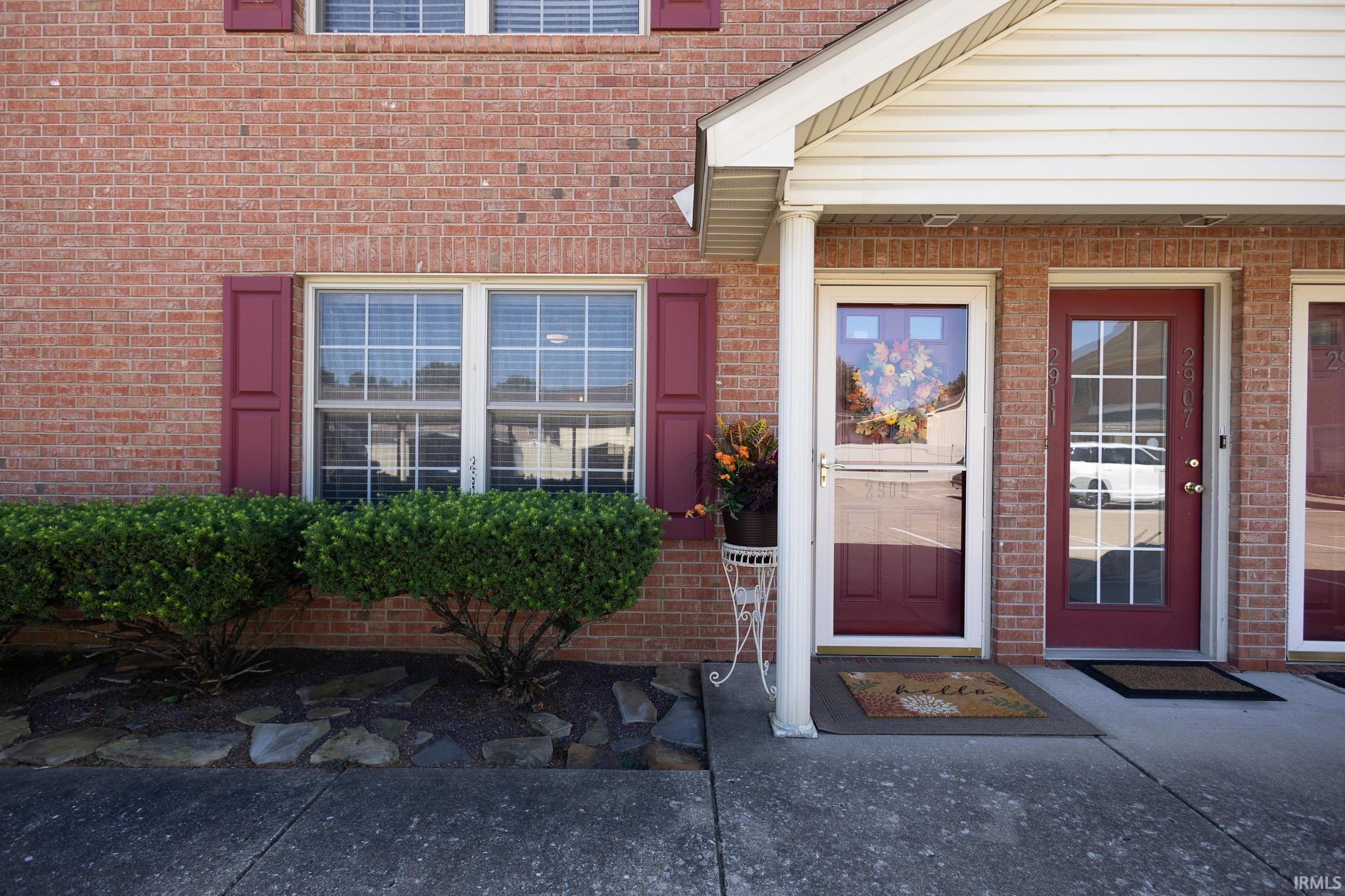 2909 Dexter Court Property Photo 1