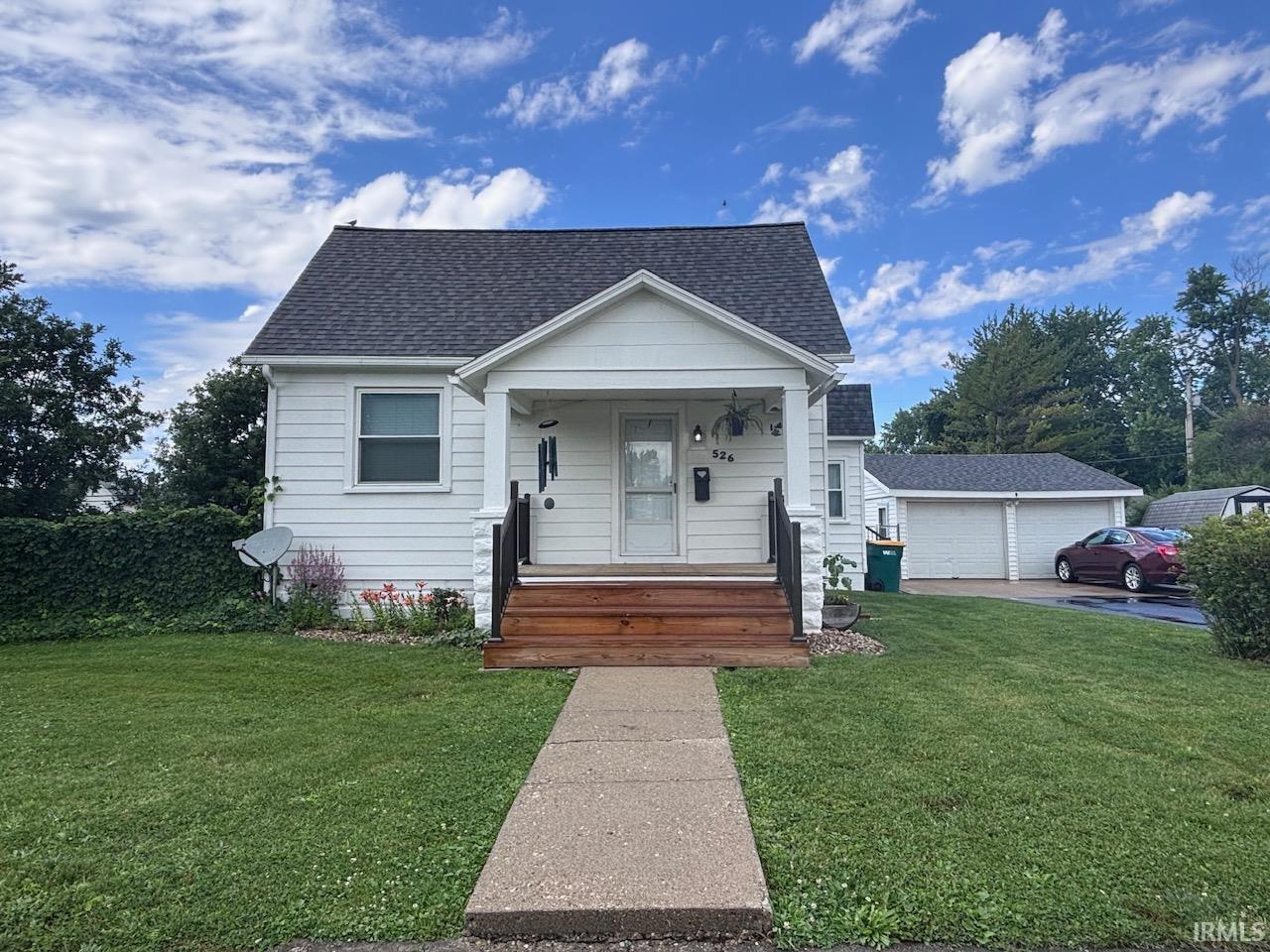 526 E Walnut Street Property Photo 1