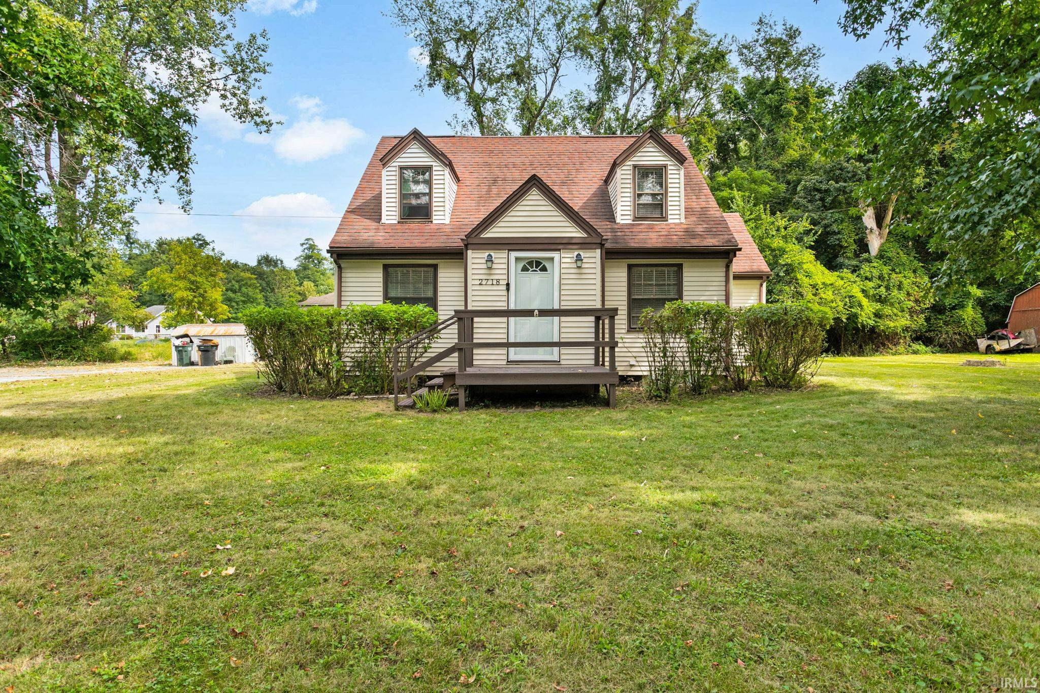 2718 S Locust Road Property Photo 1
