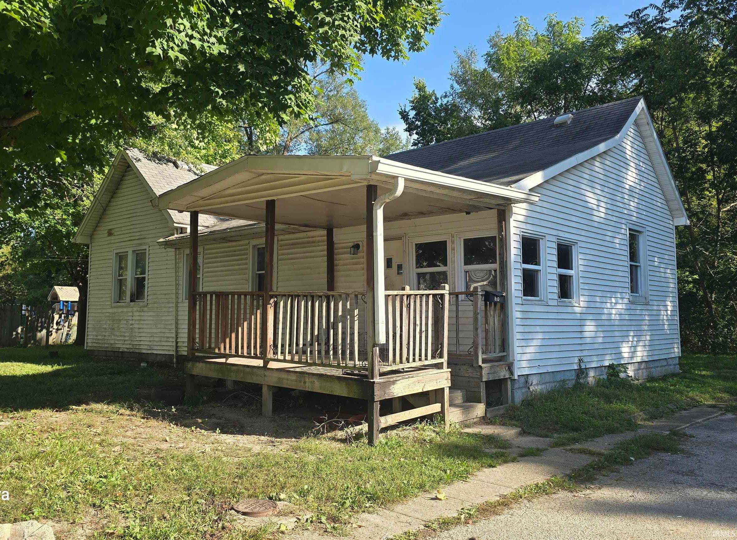 615 S Grove Street Property Photo 1