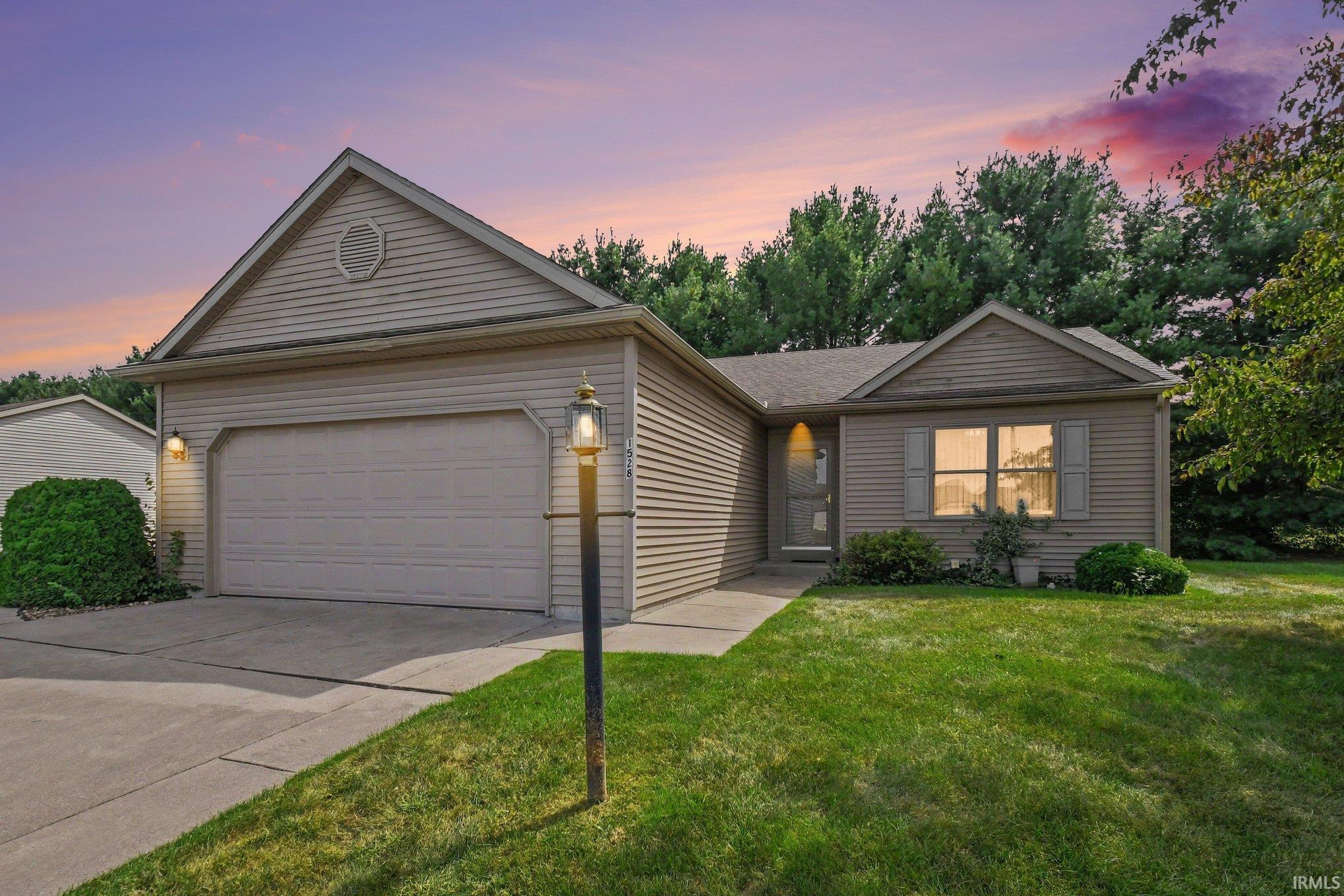 1528 White Pine Court Property Photo 1