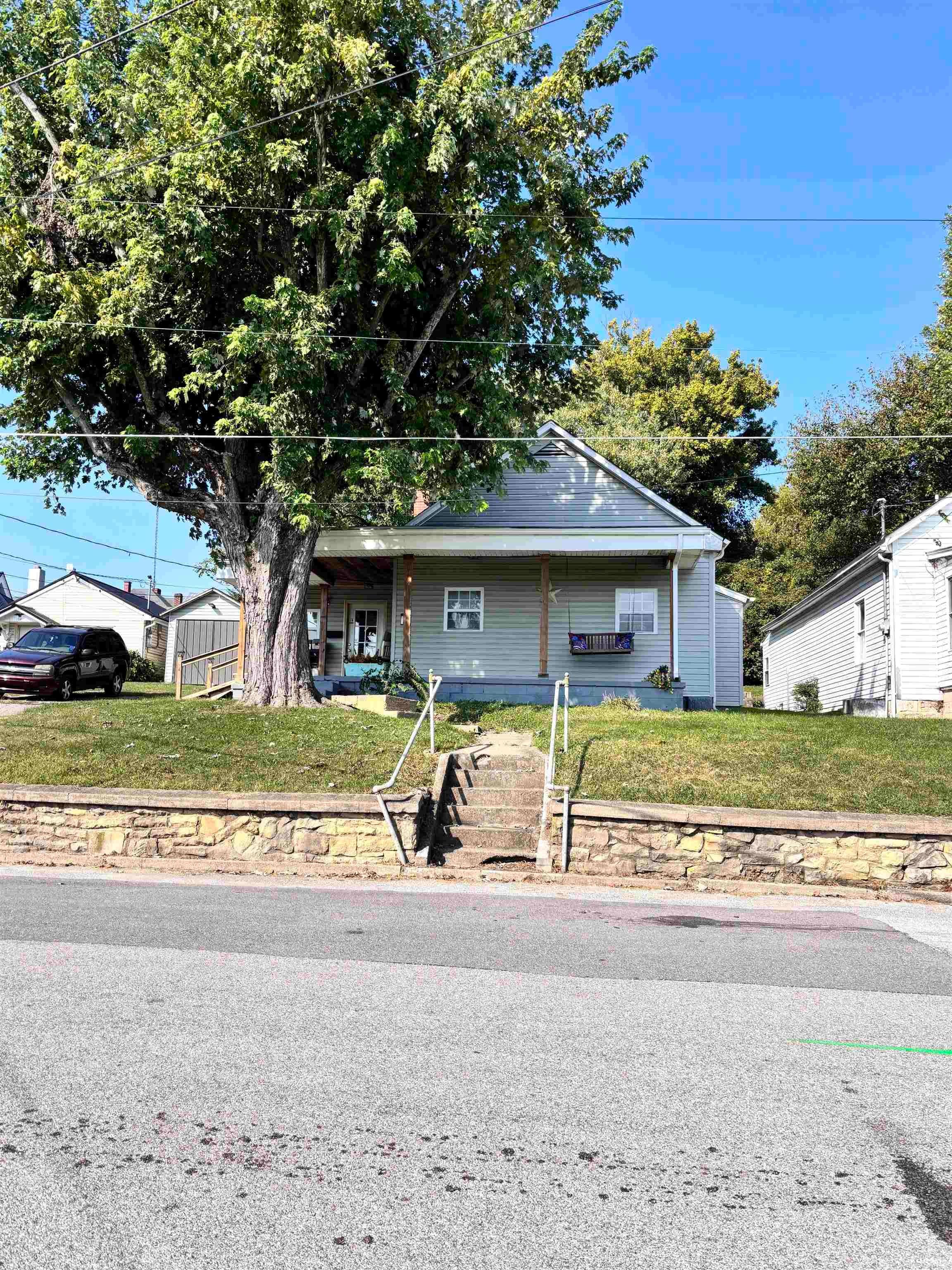 104 N Posey Street Property Photo 1
