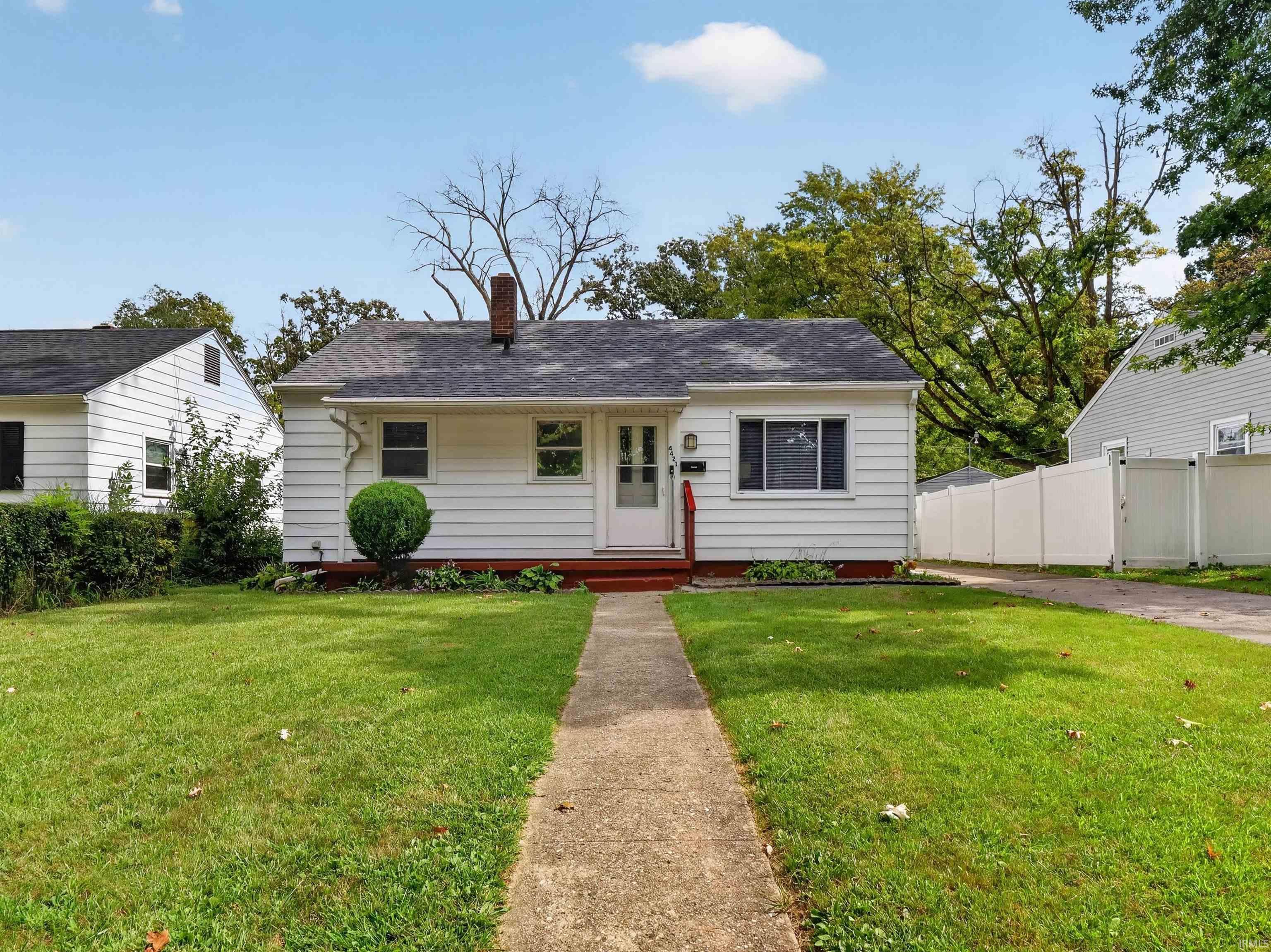 4421 Smith Street Property Photo 1