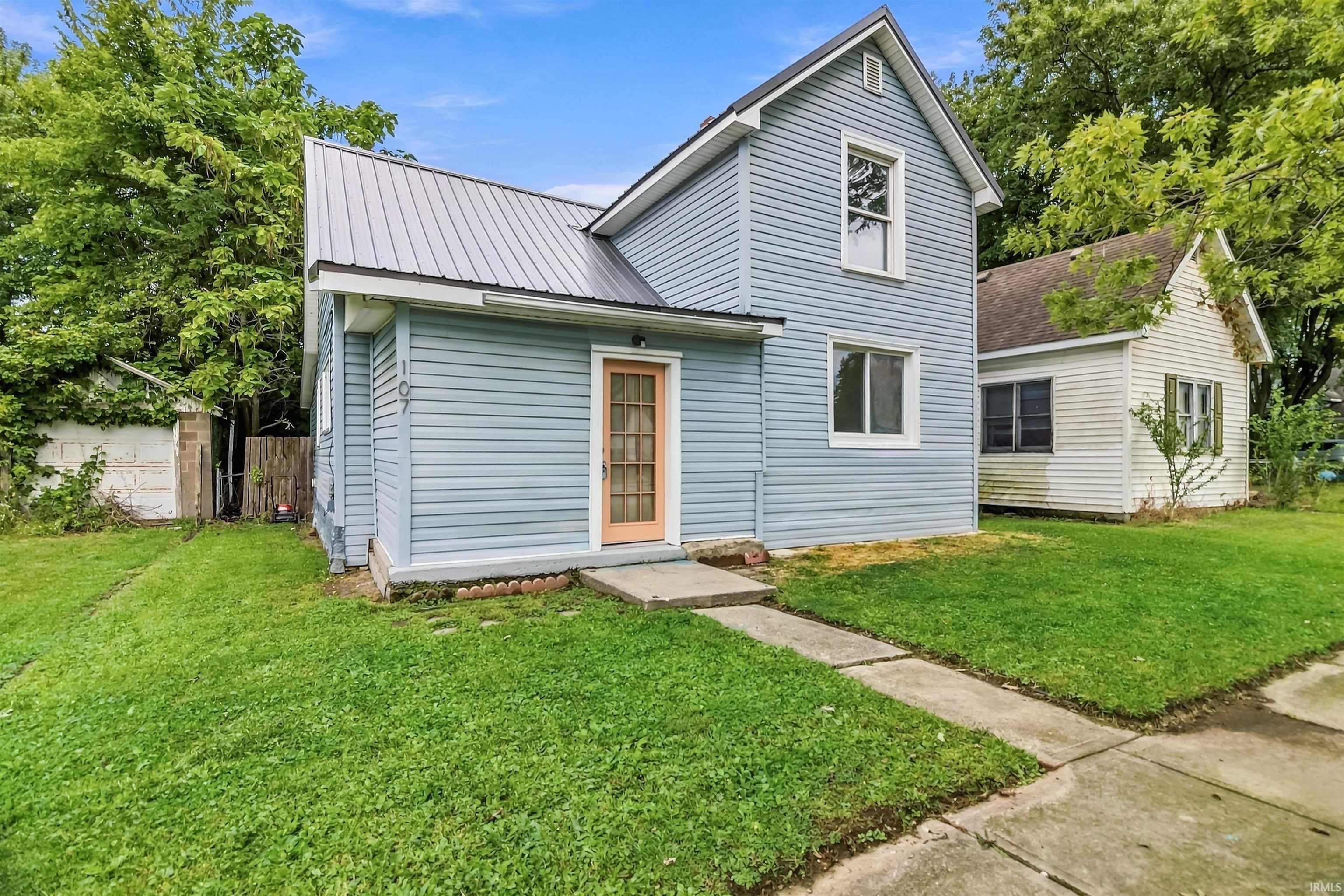 107 E South F Street Property Photo 1