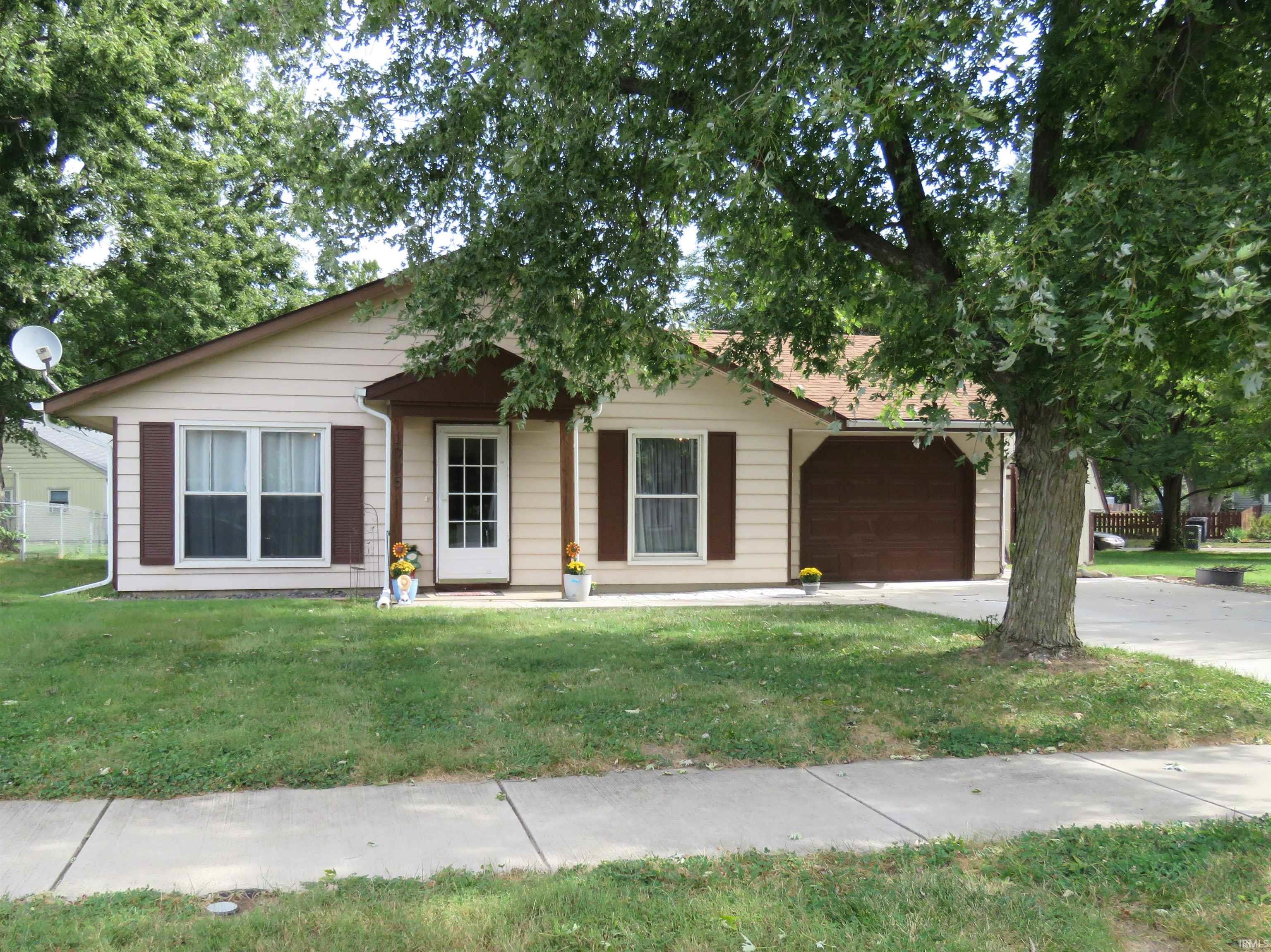 1005 Kensington Drive Property Photo 1