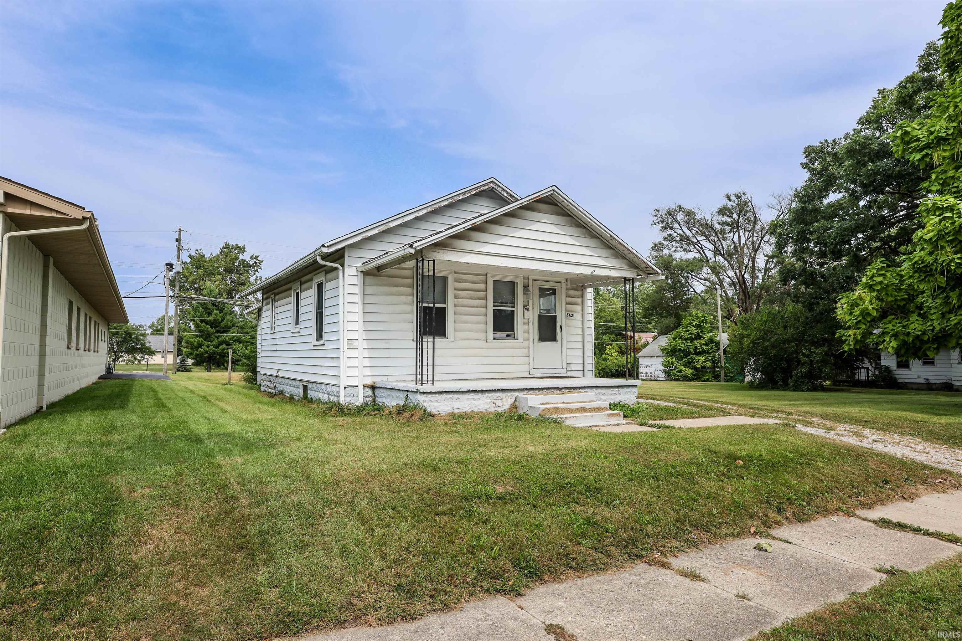 3621 New Haven Avenue Property Photo 1