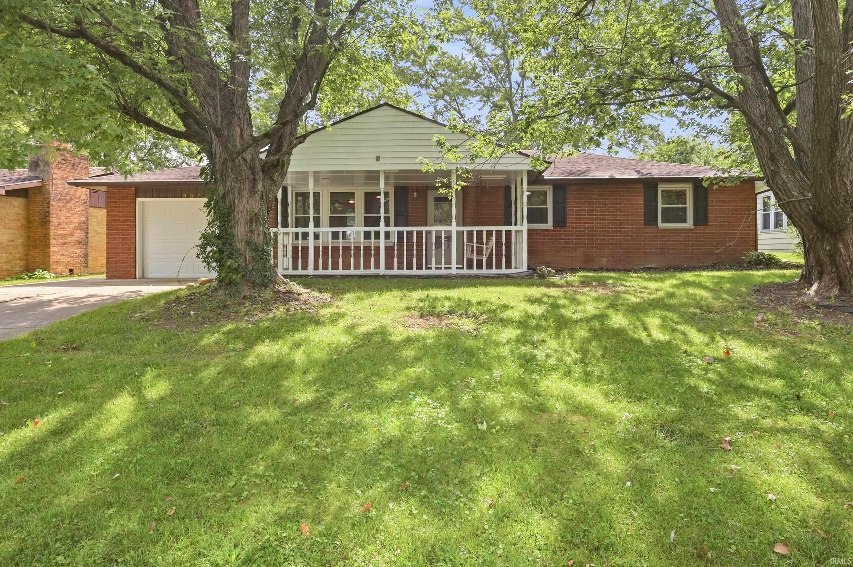 5805 E Carolyn Drive Property Photo 1