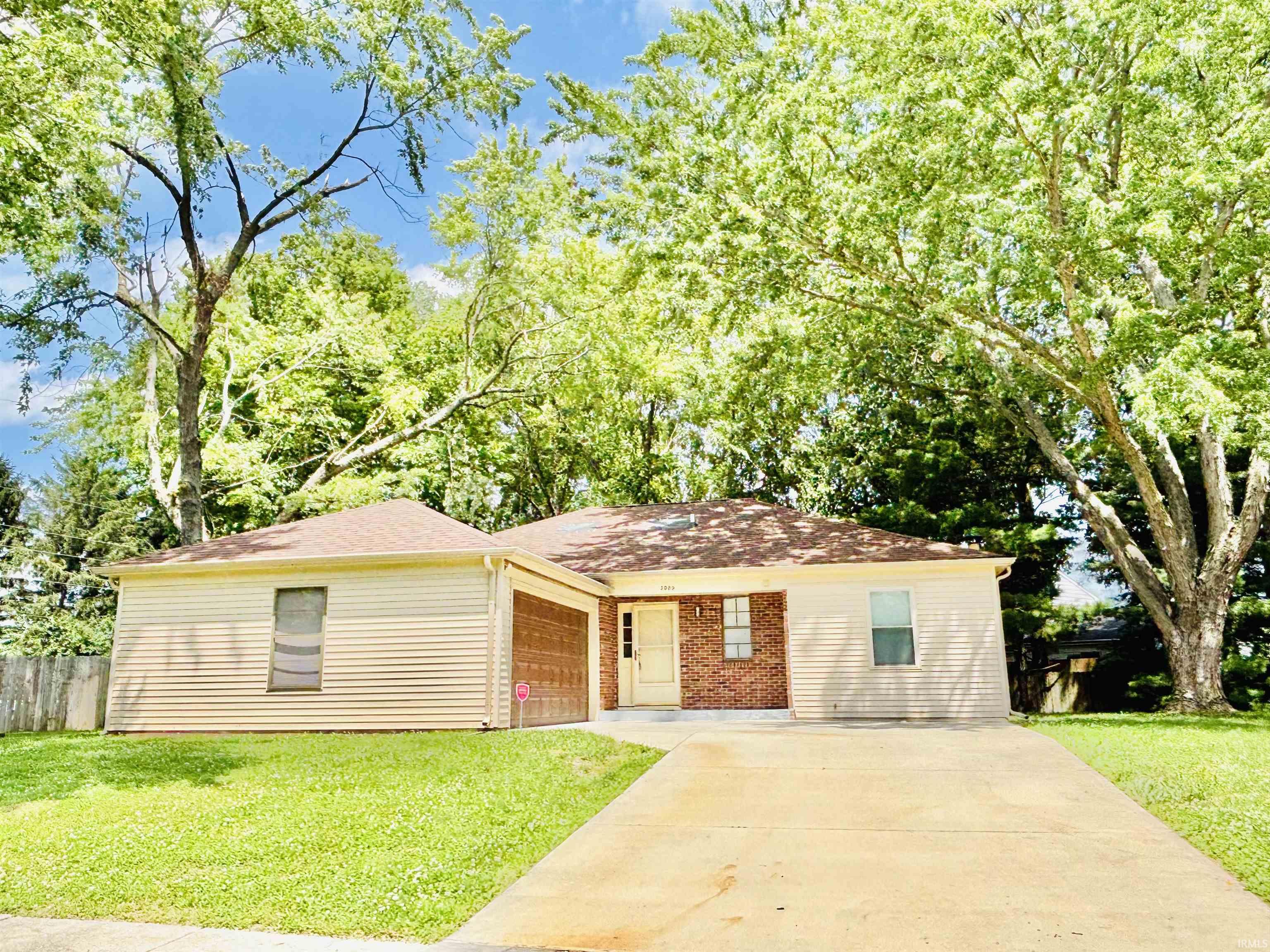 3009 Roanoke Circle