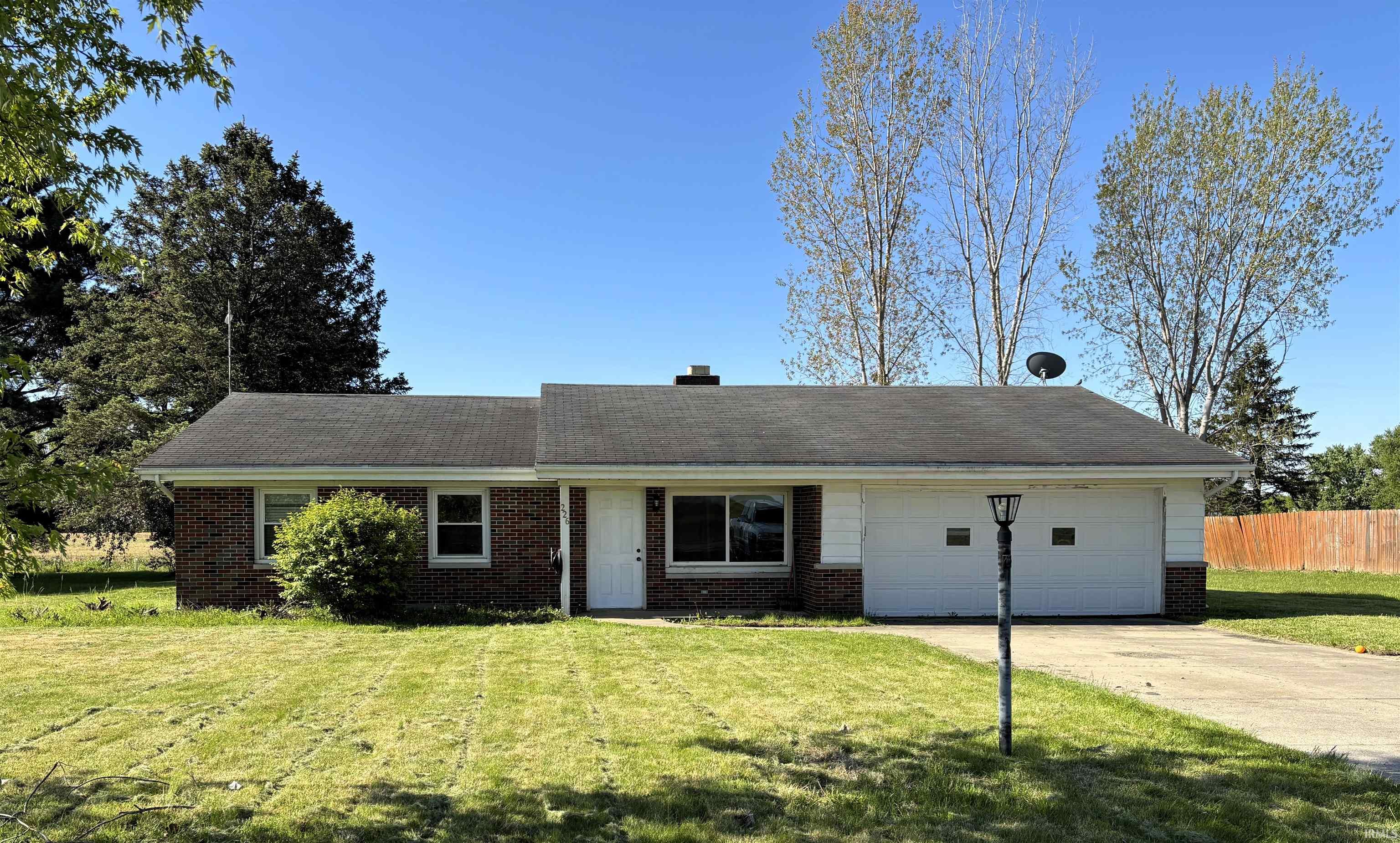 226 E Airport Road Property Photo 1