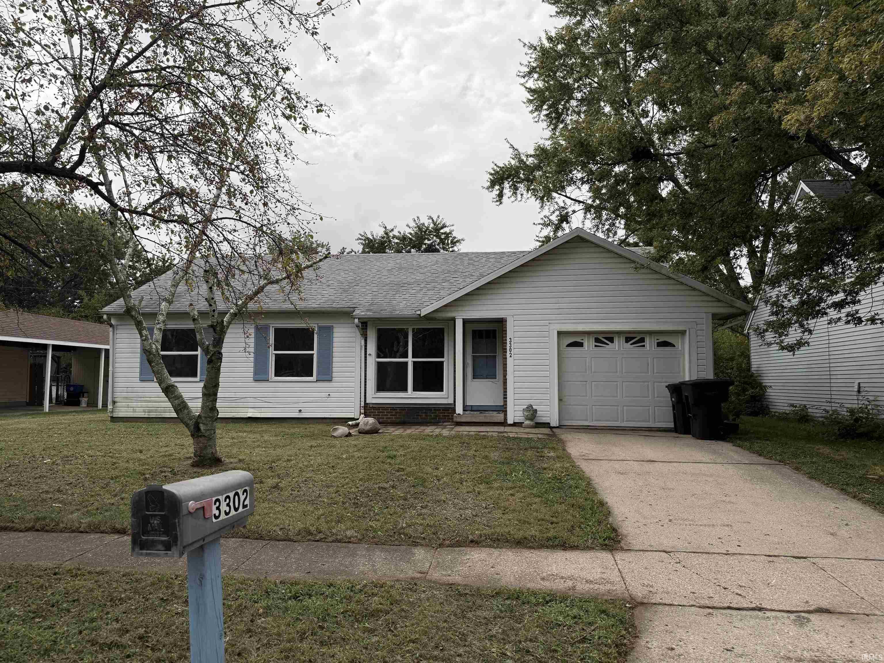 3302 Commanche Trail Property Photo 1