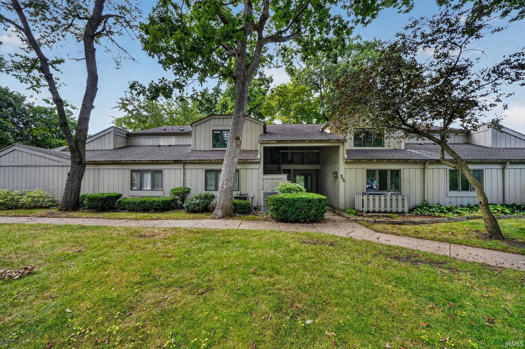 605 E Vistula Terrace Property Photo 1