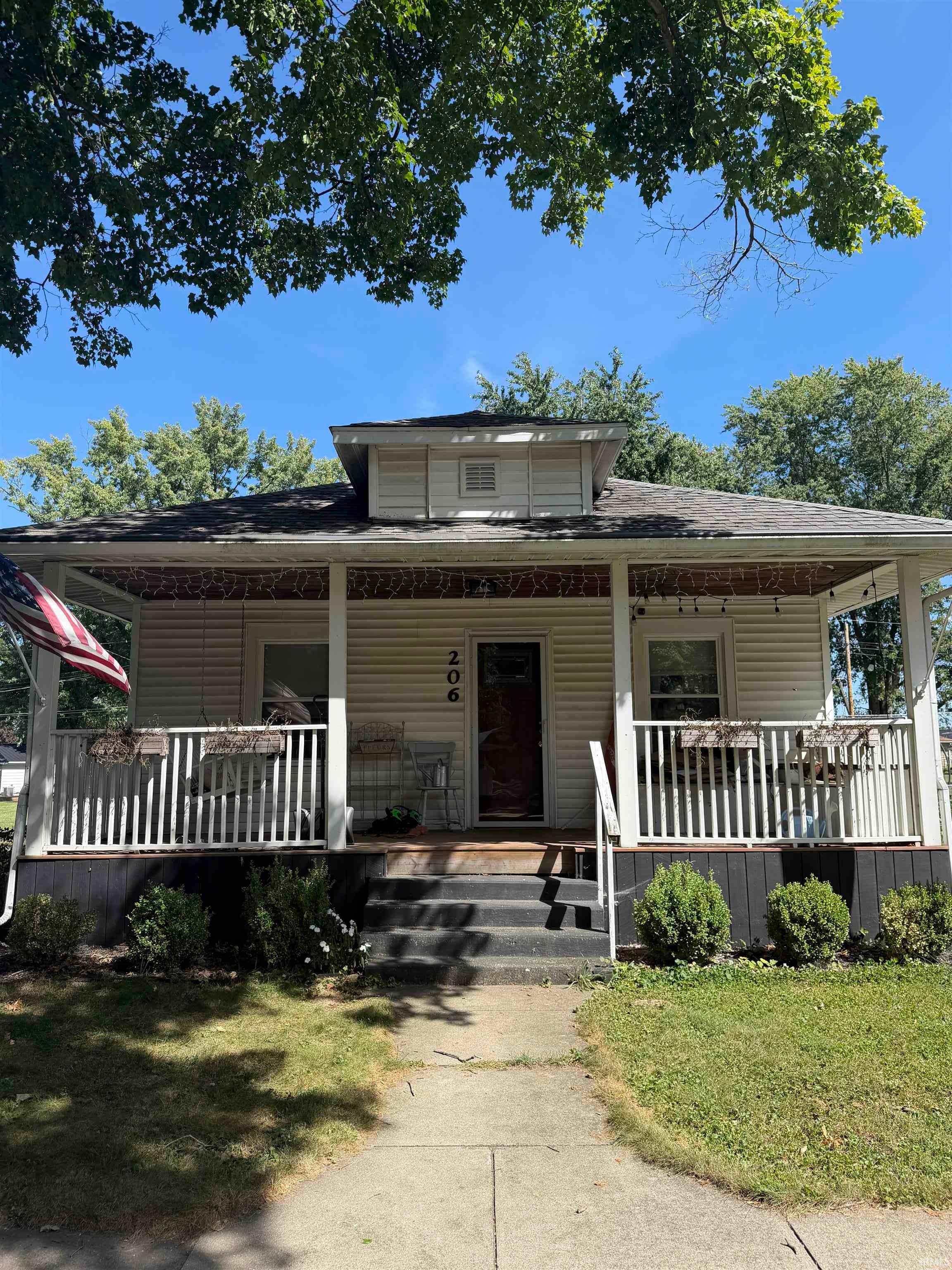 206 E Wabash Avenue Property Photo 1