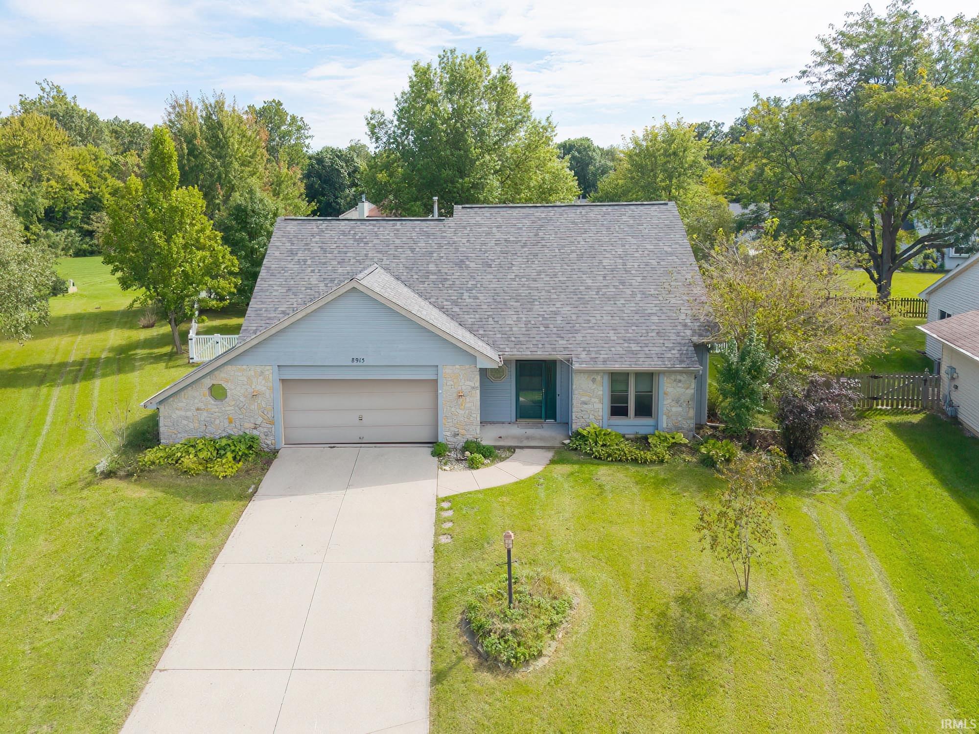 8915 Sunburst Lane Property Photo 1