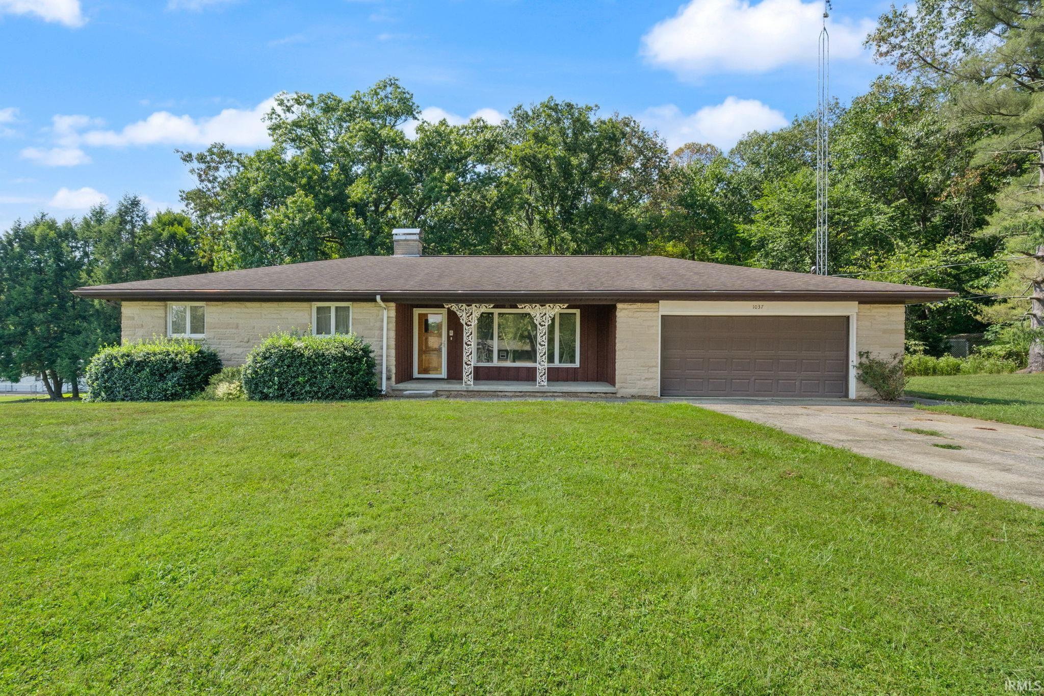 1037 N Lincoln Drive Property Photo 1