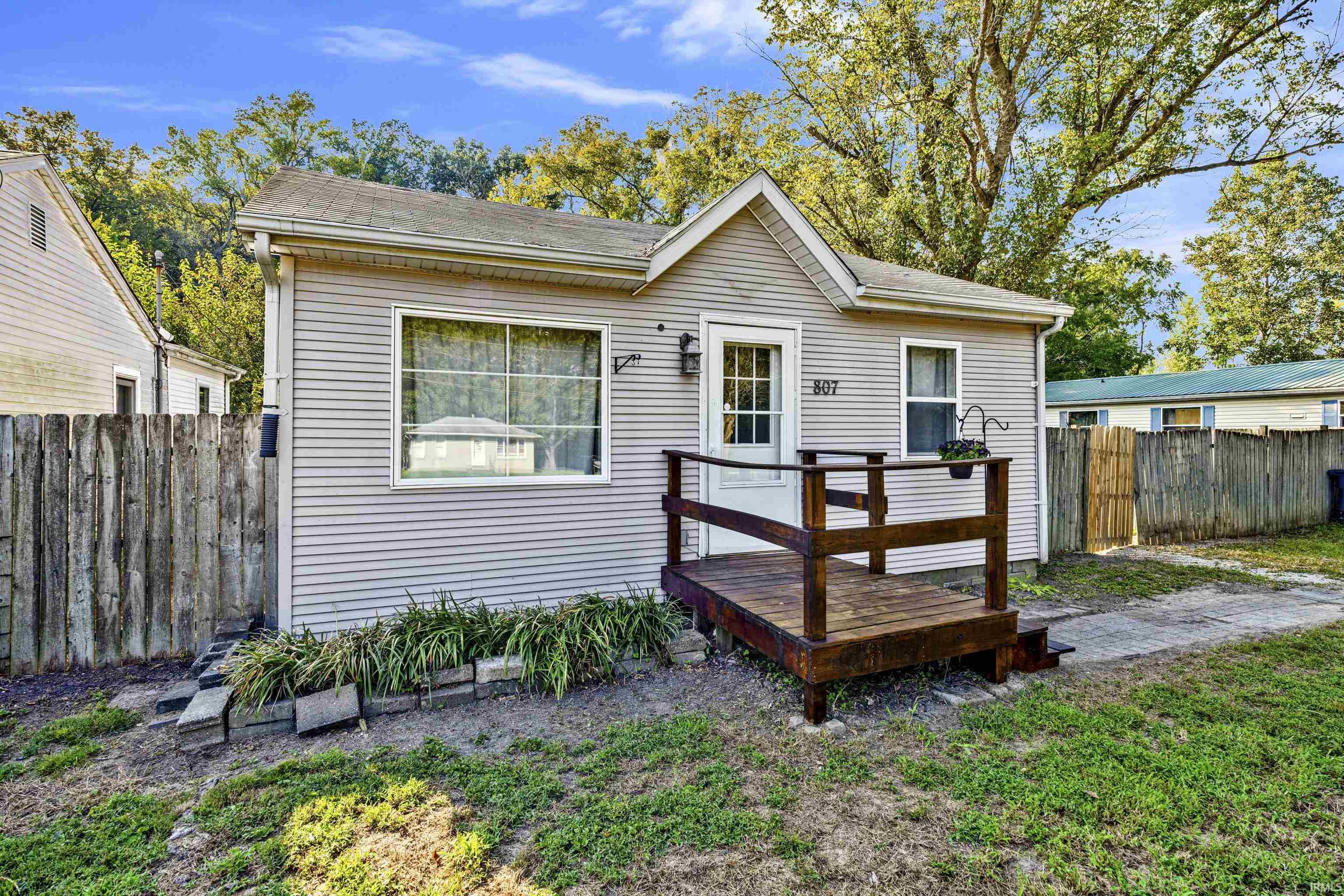 807 Frank Avenue Property Photo 1