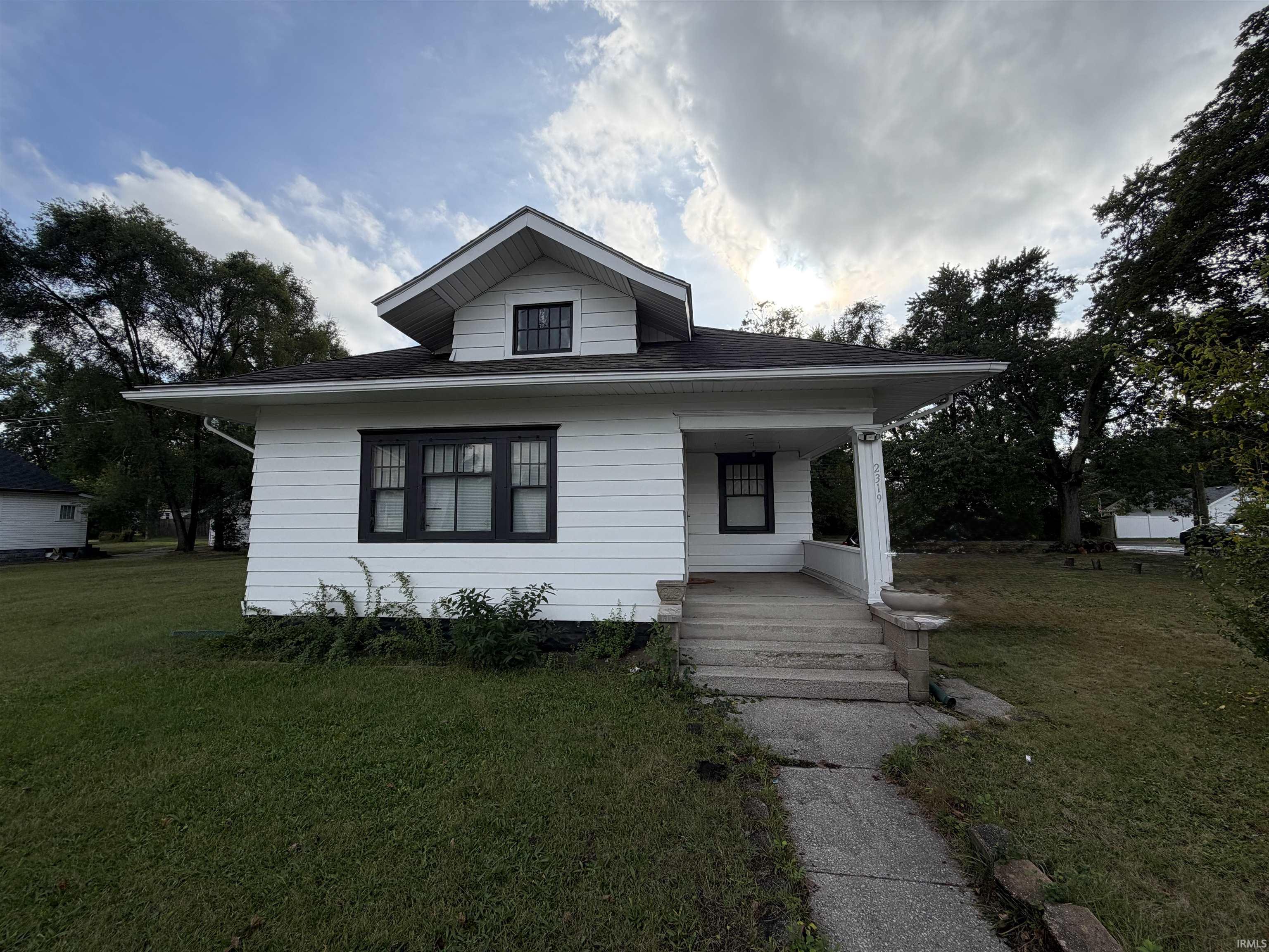 2319 S Main Street Property Photo 1