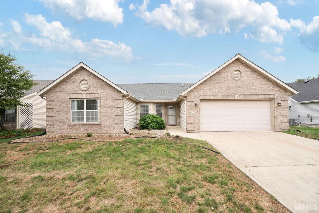 2532 LAUREN Lane