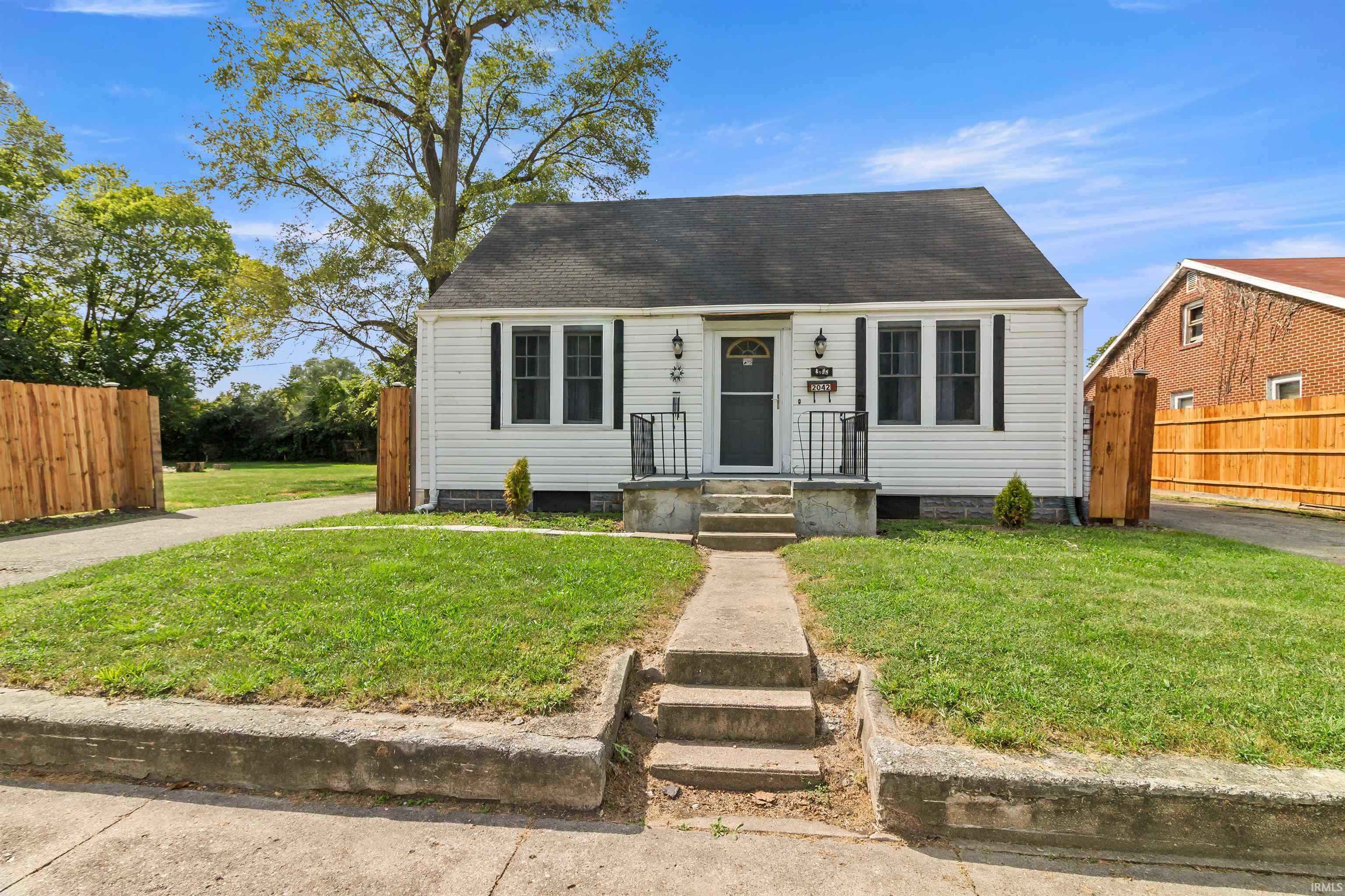 2042 S Meridian Street Property Photo 1