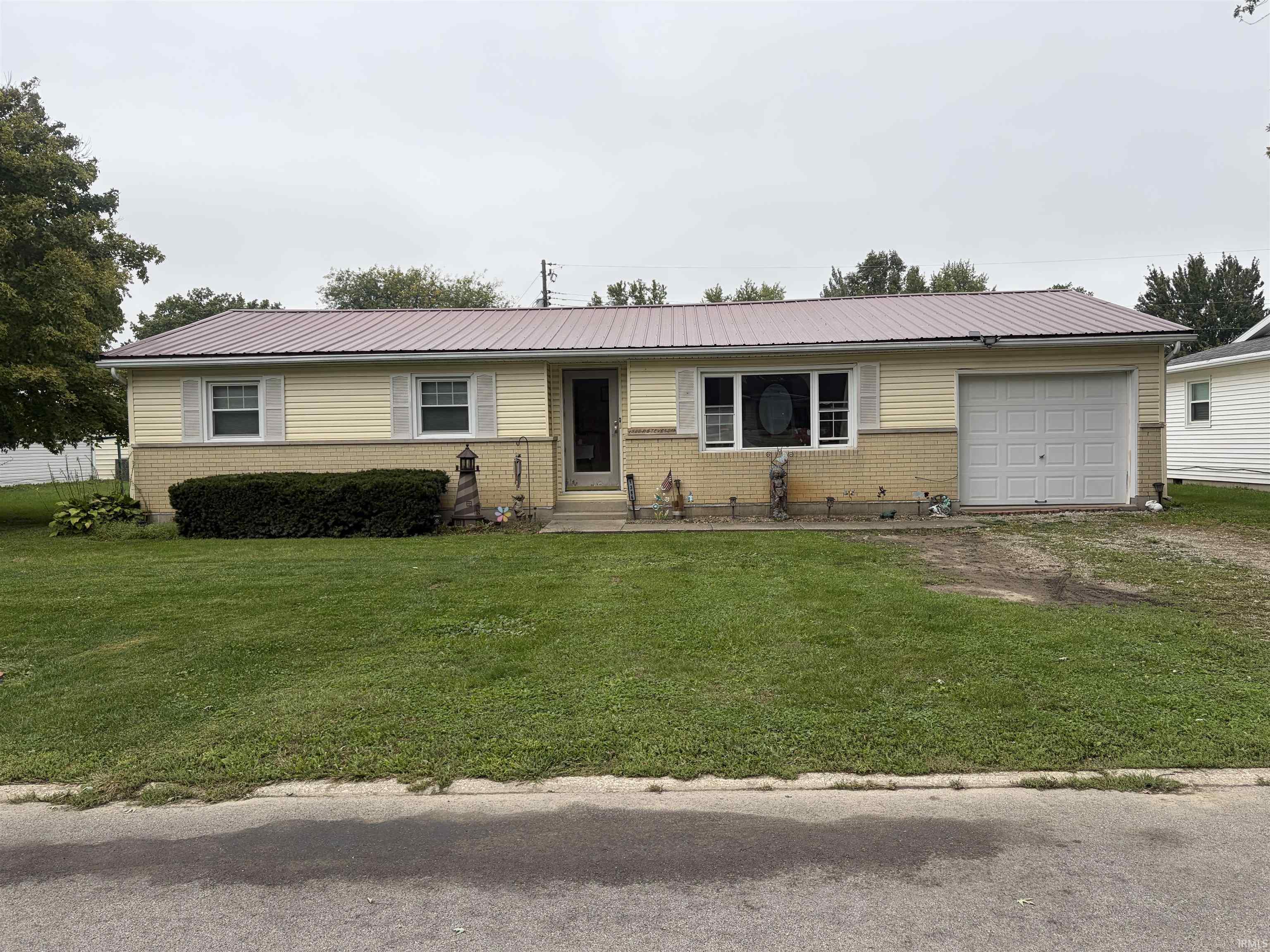 1366 W Arch Street Property Photo 1