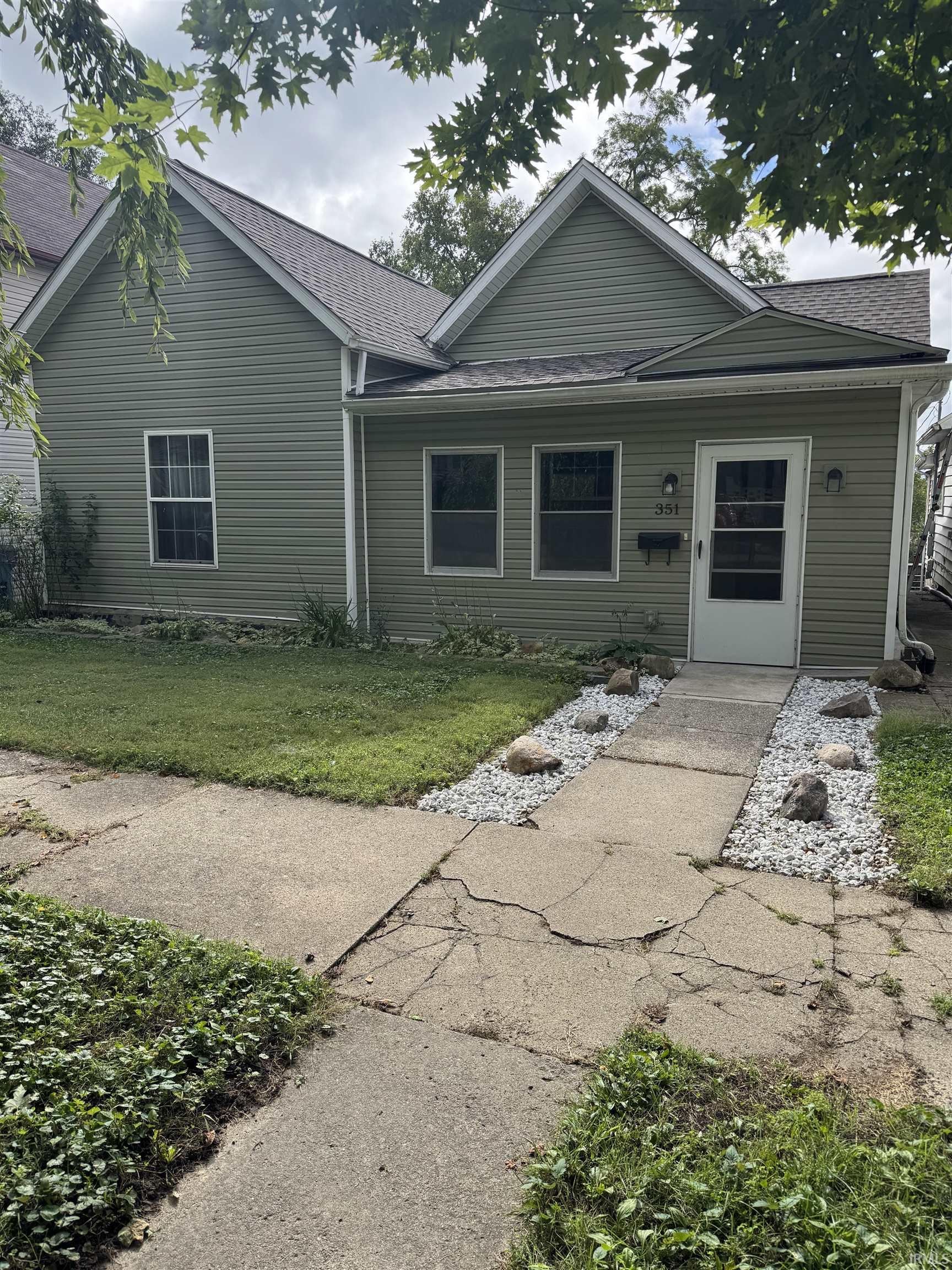 351 E Main Street Property Photo 1