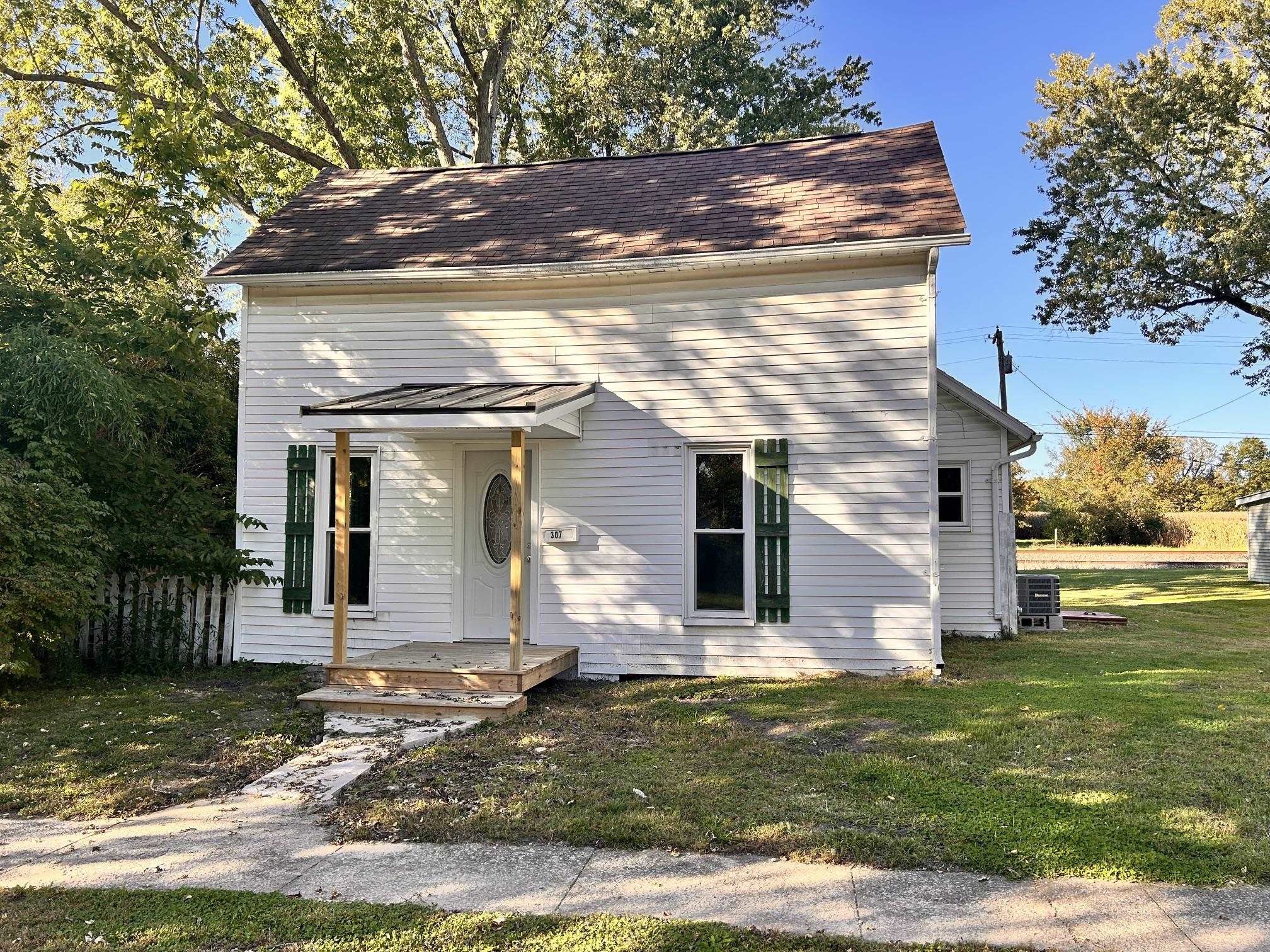 307 E Broad Street Property Photo 1