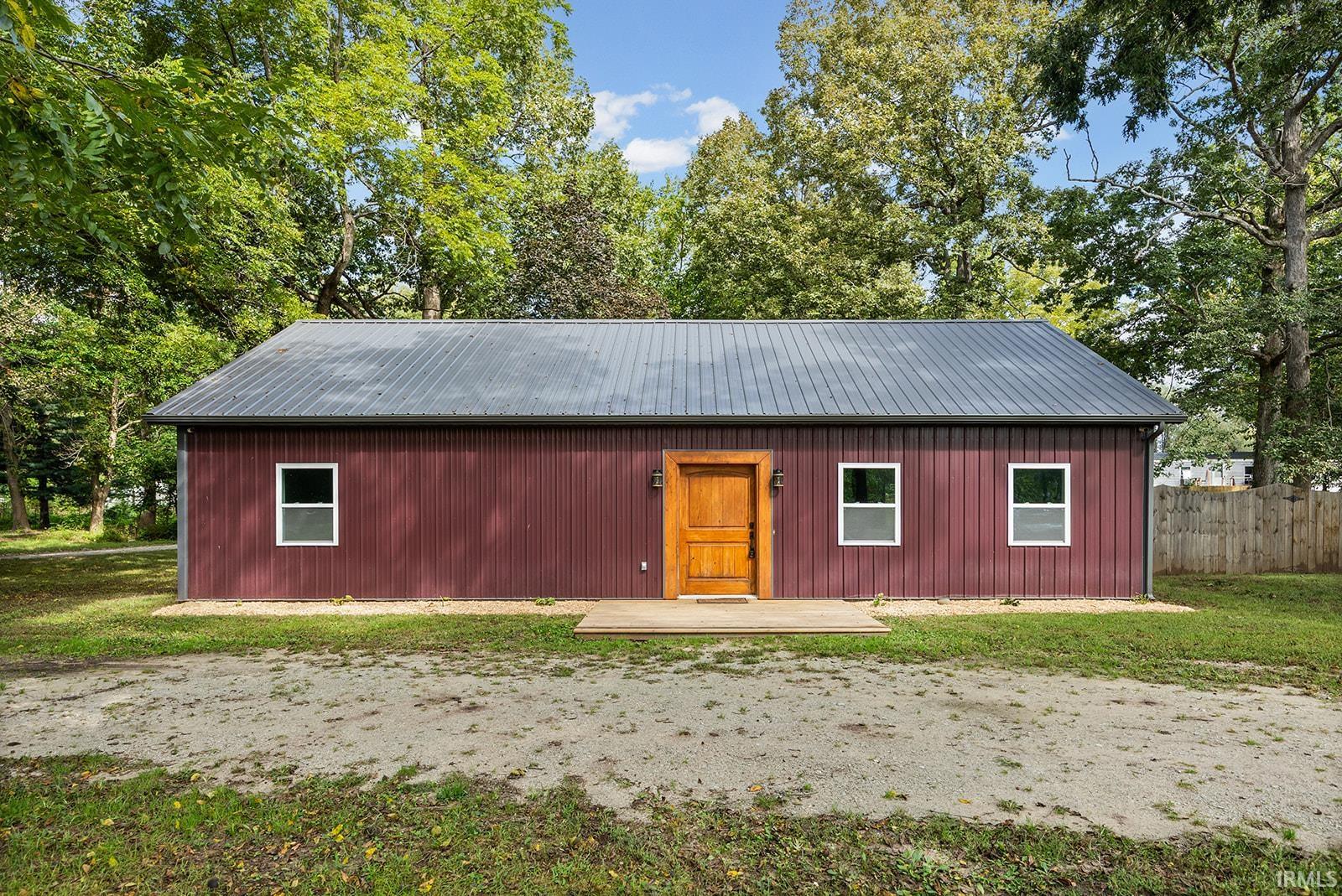 6035 N Hodges Drive Property Photo 1