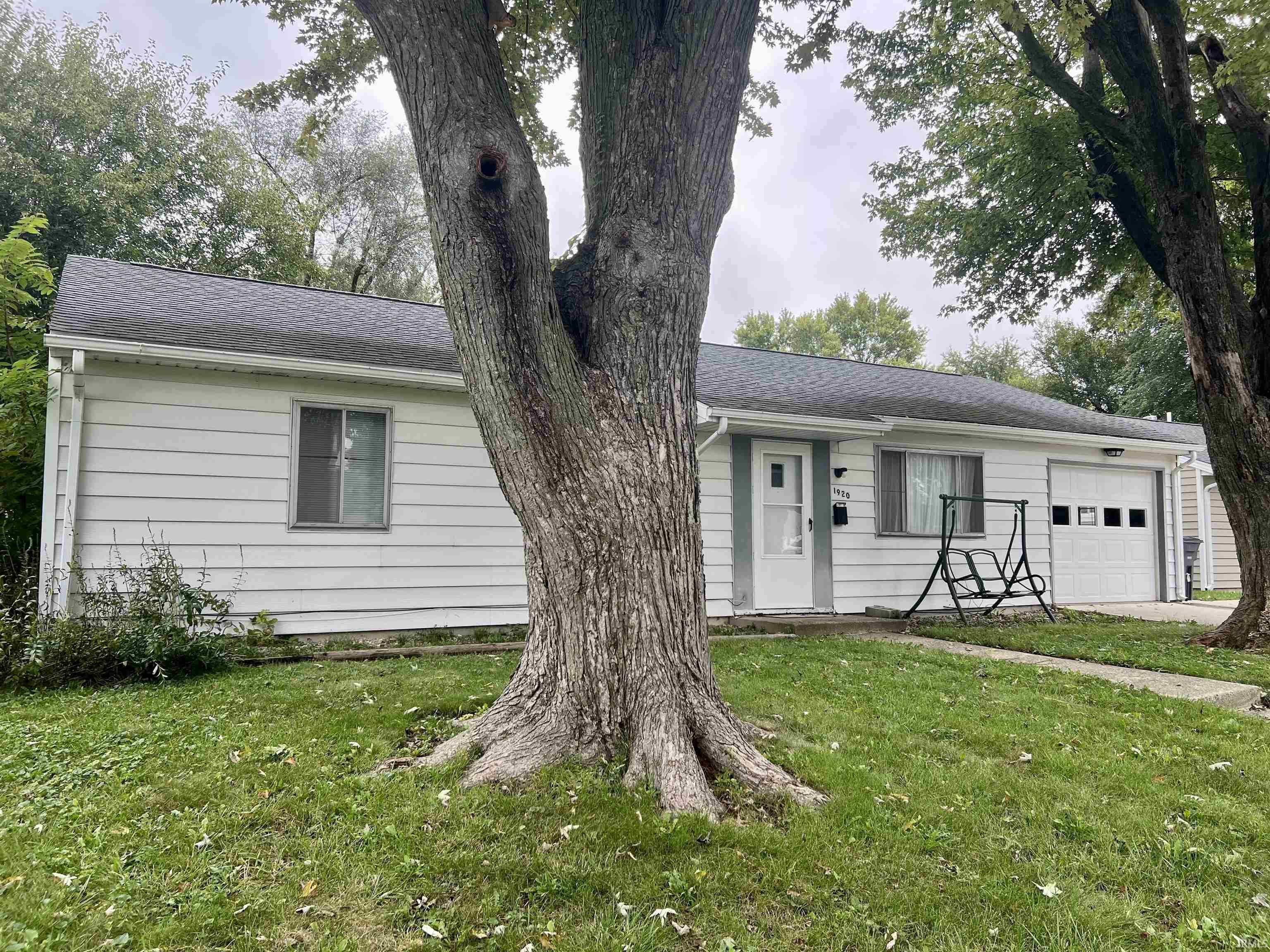 1920 W Havens Street Property Photo 1