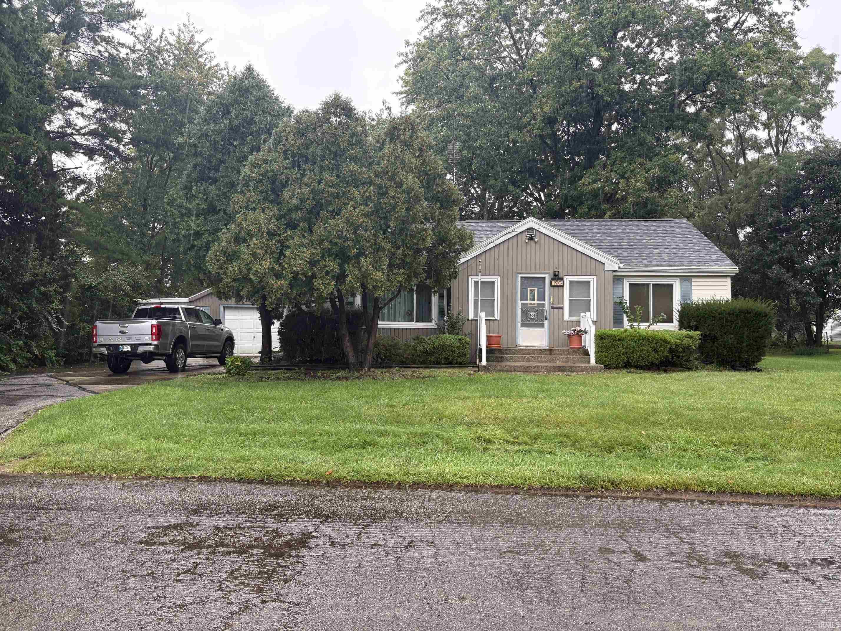 808 Esther Street Property Photo 1