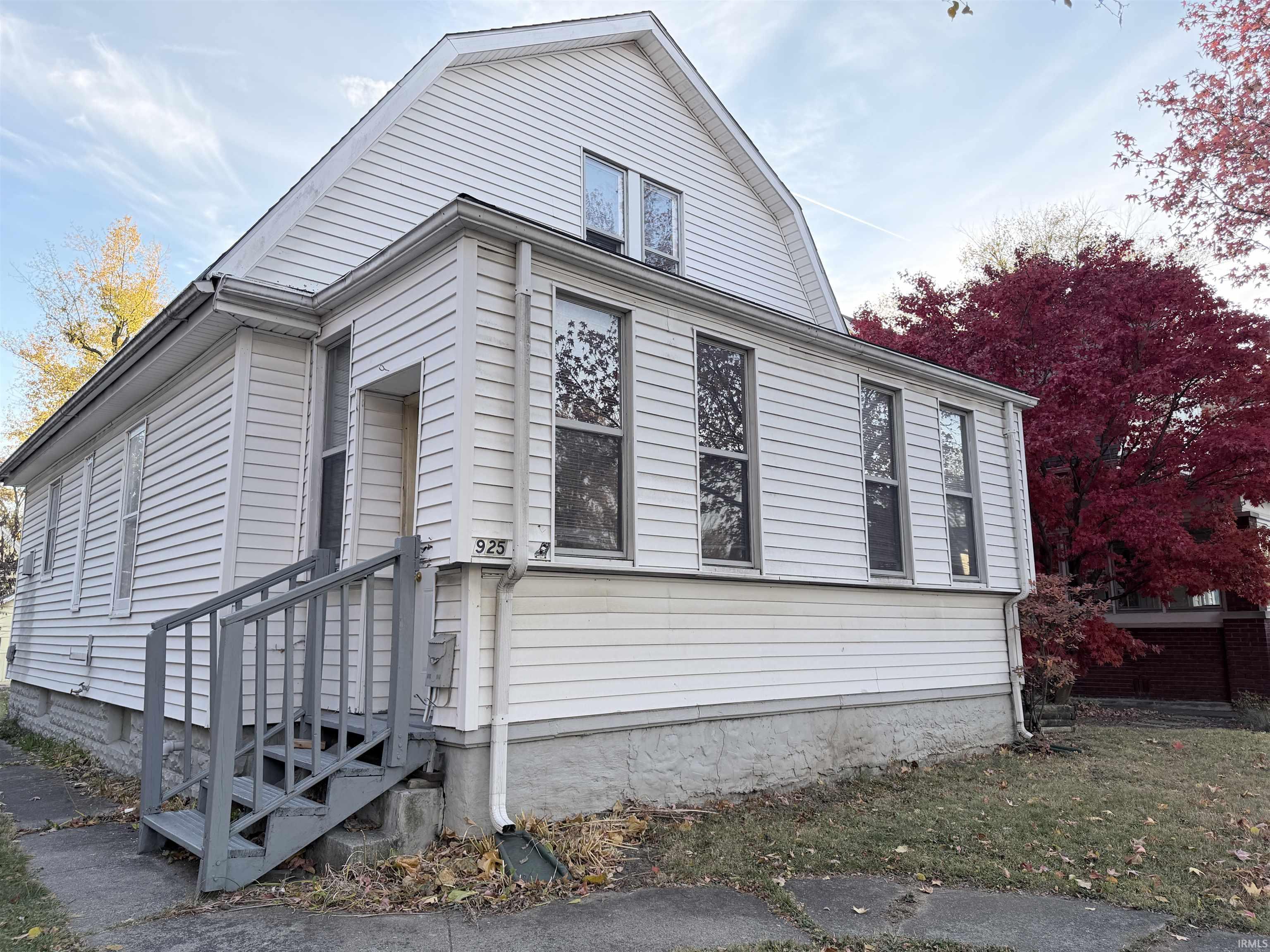 925 Cottage Avenue Property Photo 1