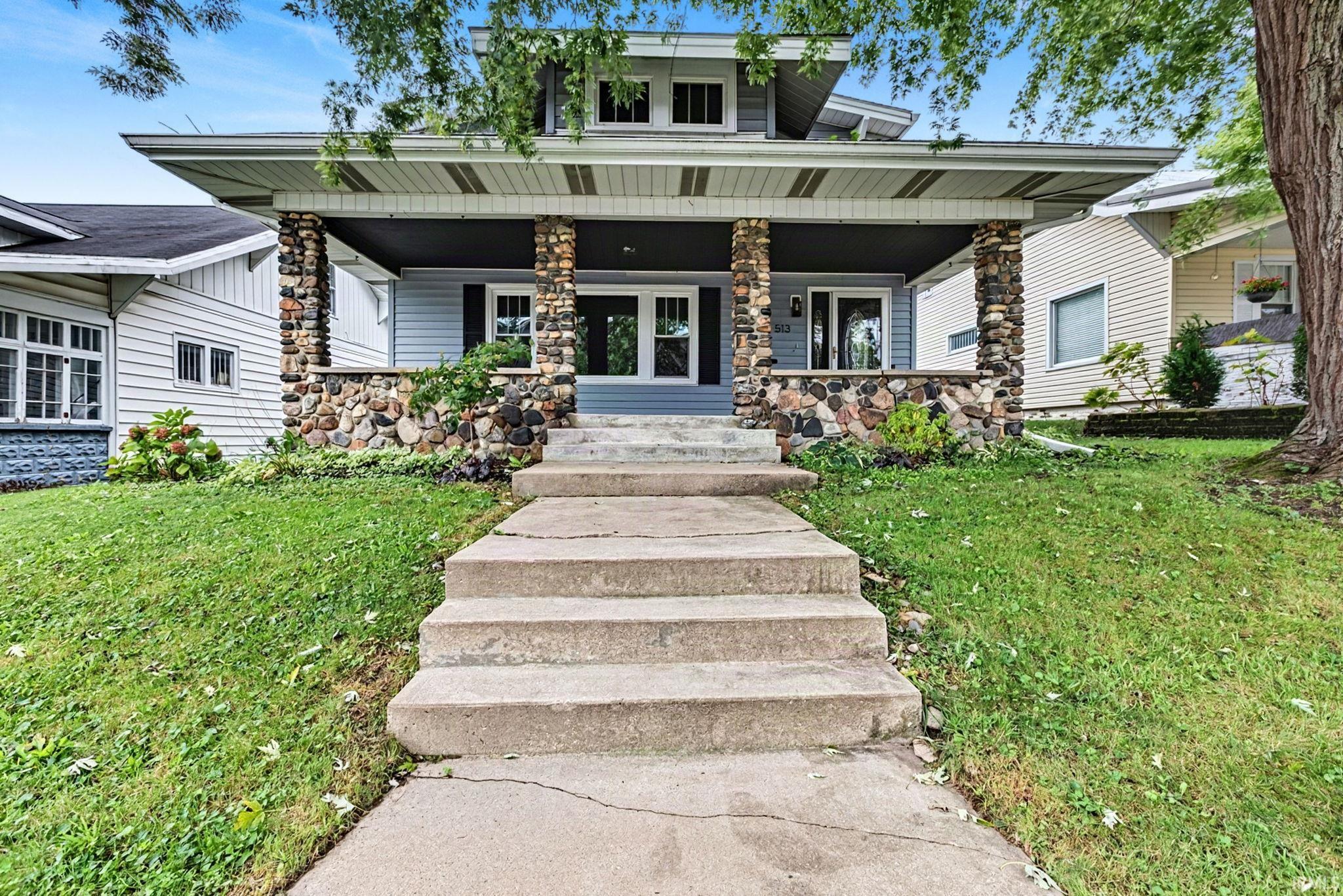 513 W Nelson Street Property Photo 1