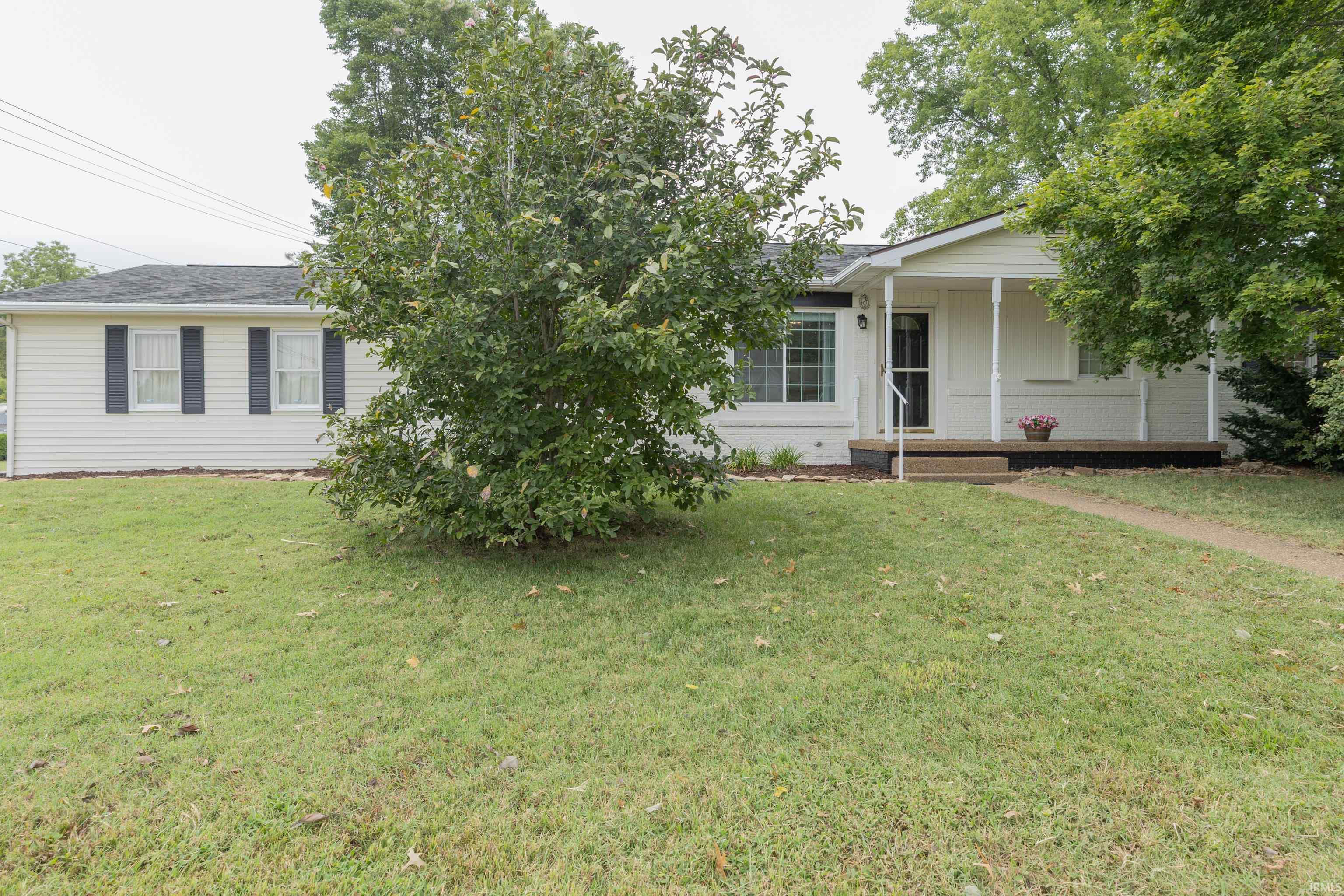 923 Forest Glen Drive Property Photo 1
