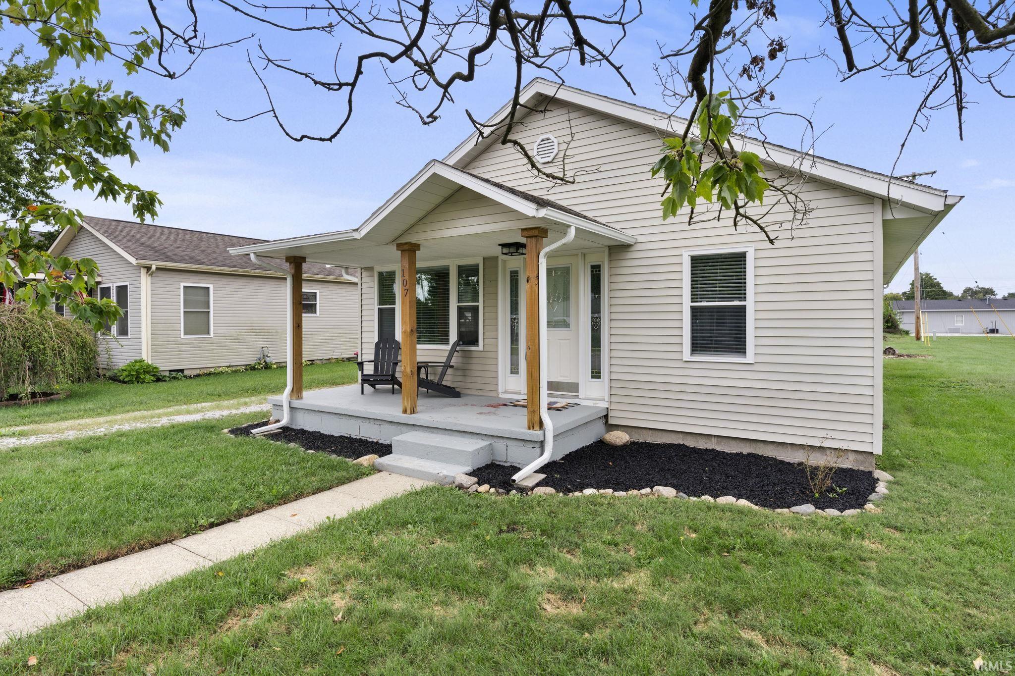 107 N Wood Street Property Photo 1