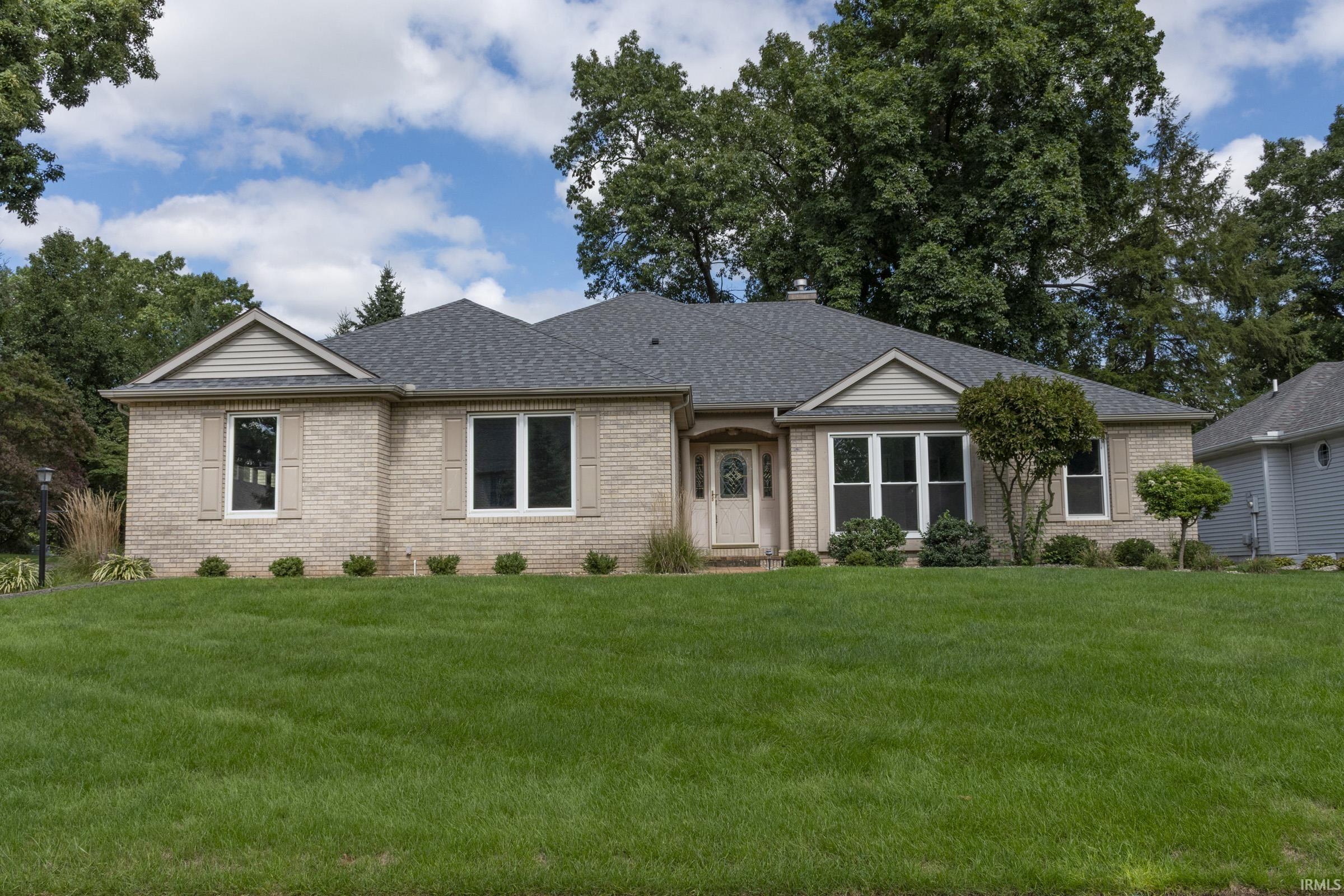 2112 Foxboro Court Property Photo 1