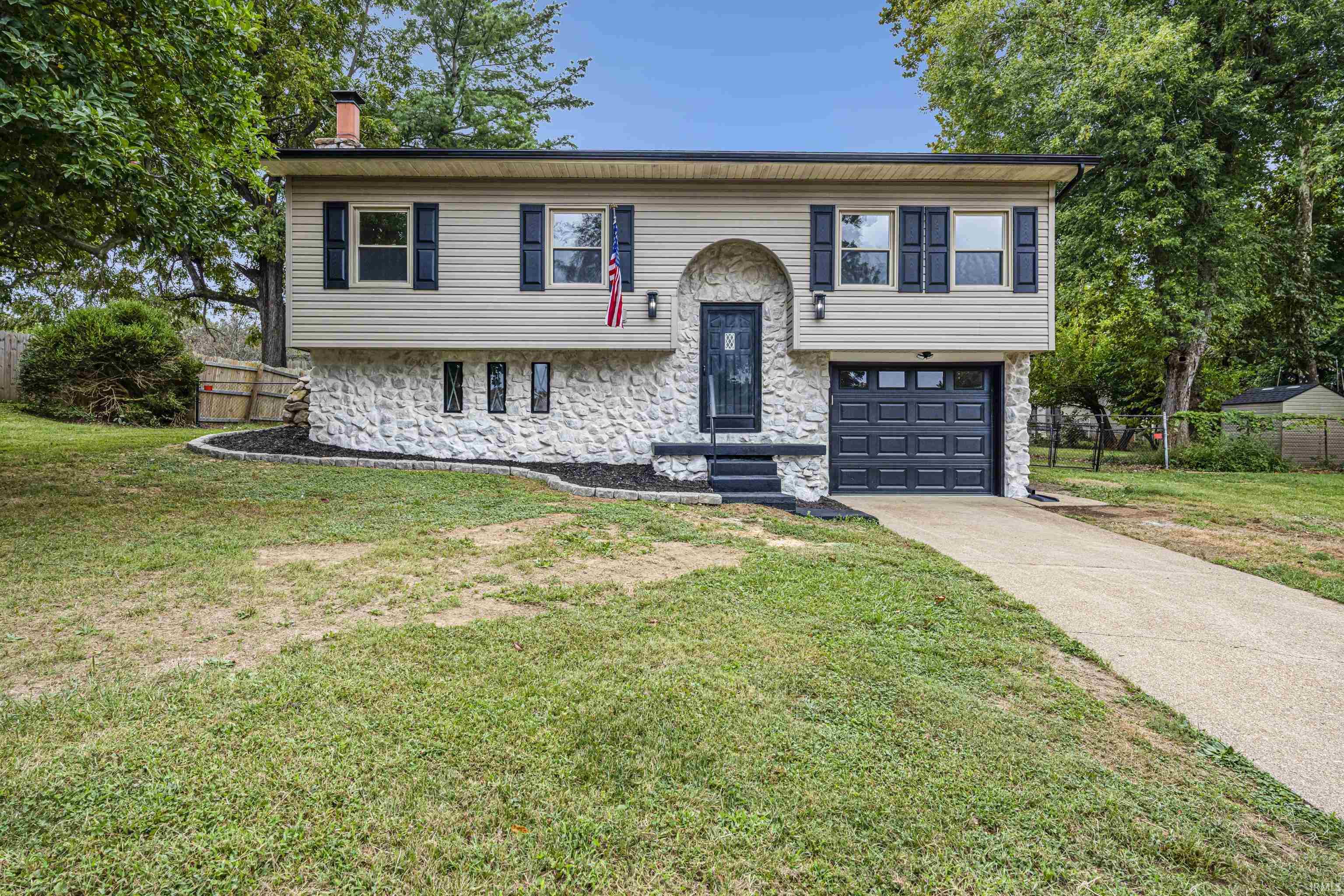 7255 Oakdale Drive Property Photo 1