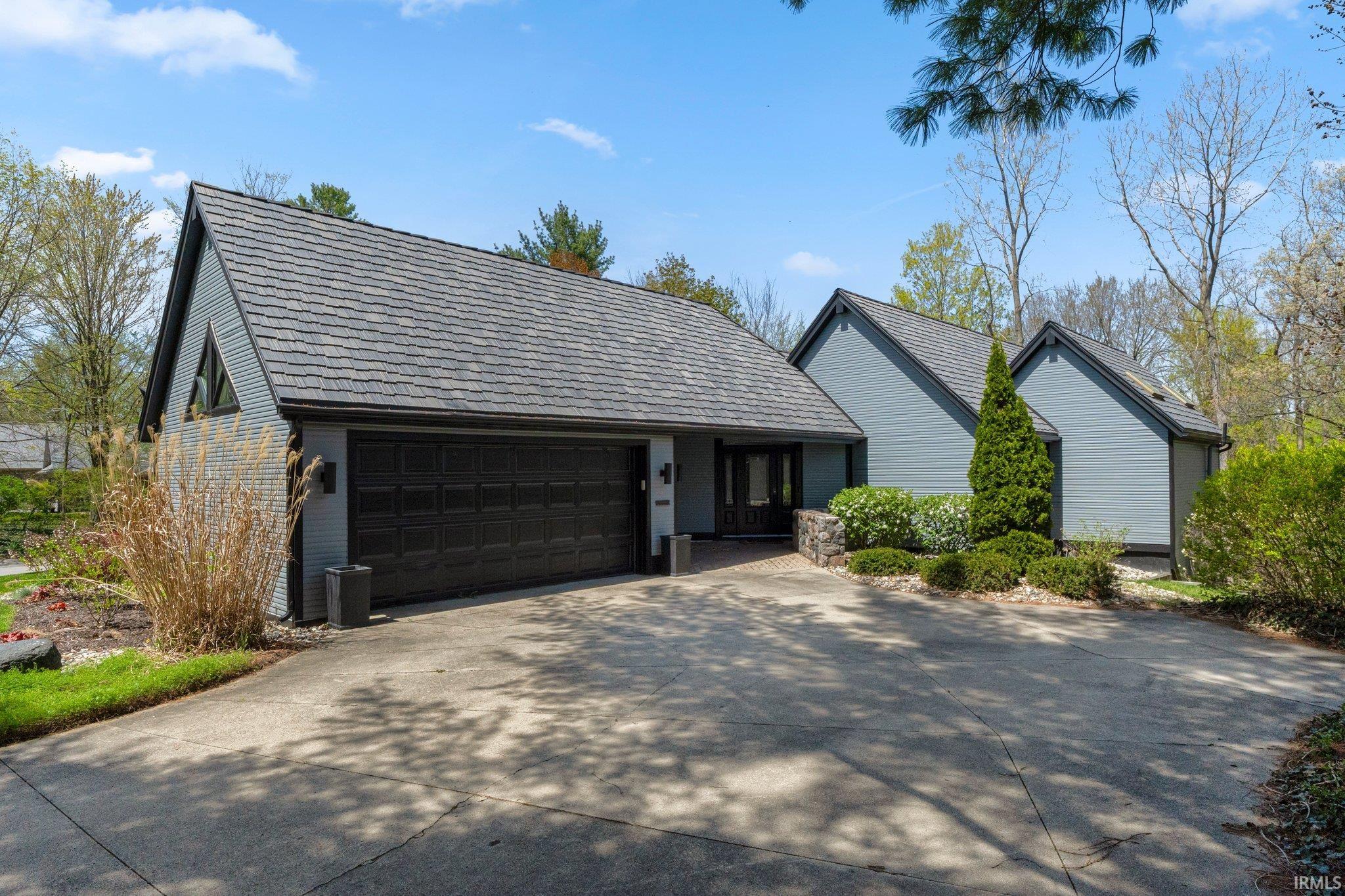 6918 Woodcroft Lane Property Photo 1