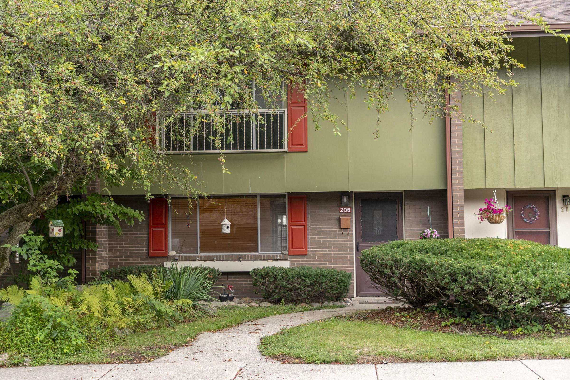 2 500 Topsfield Rd #205 Flats Property Photo 1