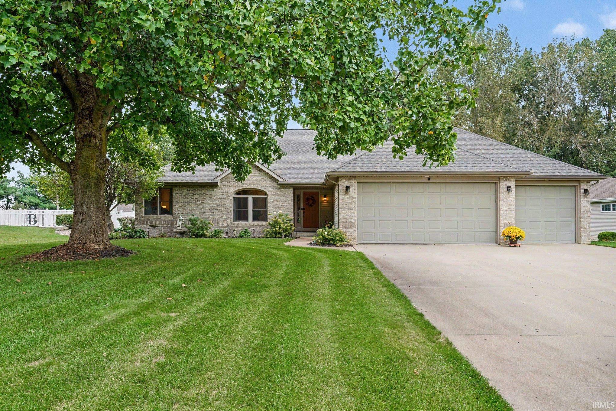 55585 Willowbend Boulevard Property Photo 1