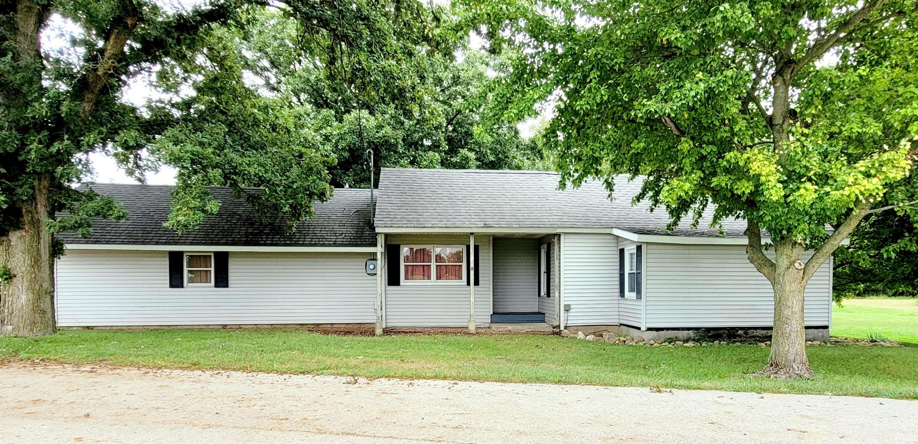 1587 W South Road Property Photo 1