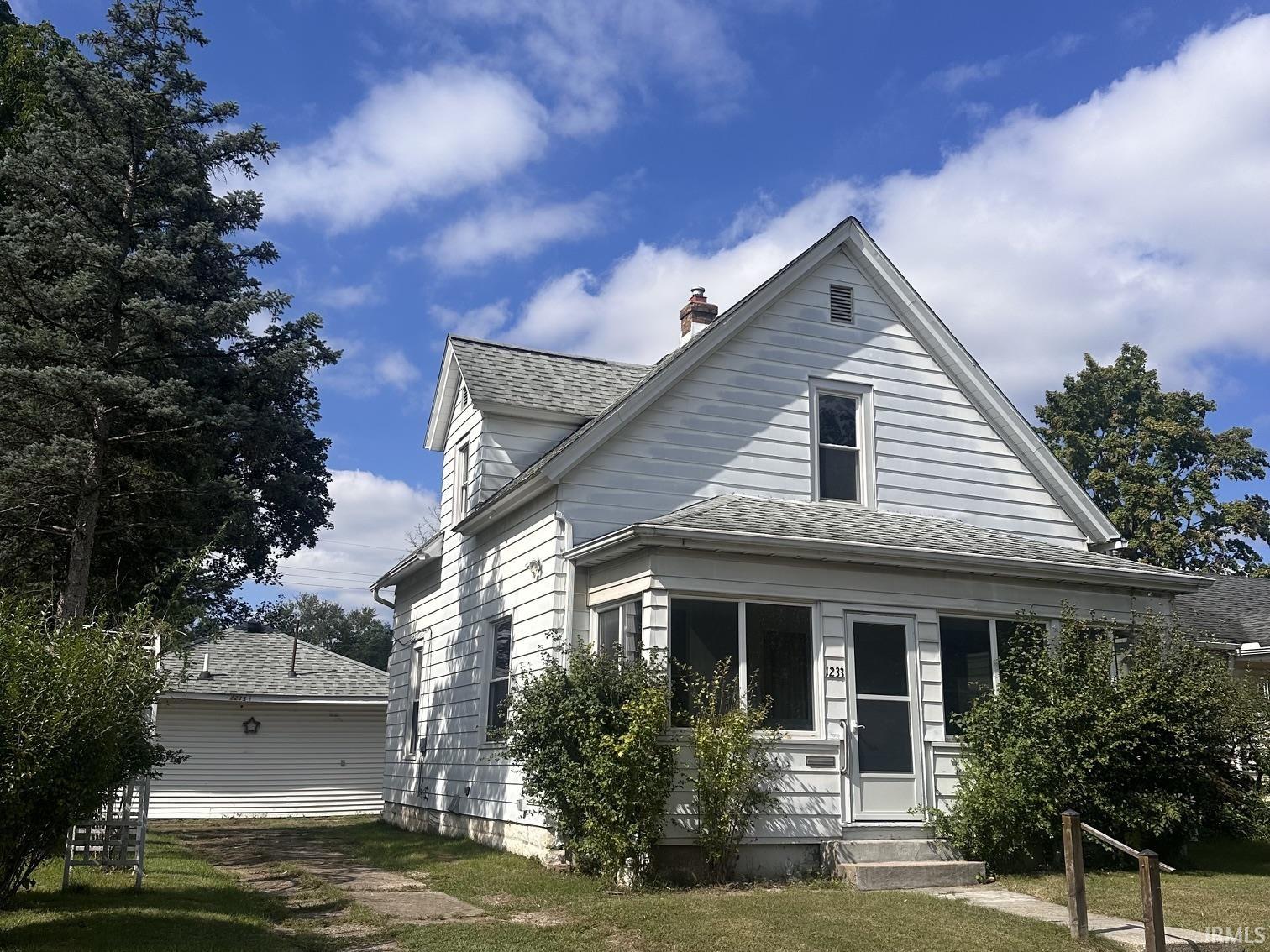 1233 S 33rd Street Property Photo 1