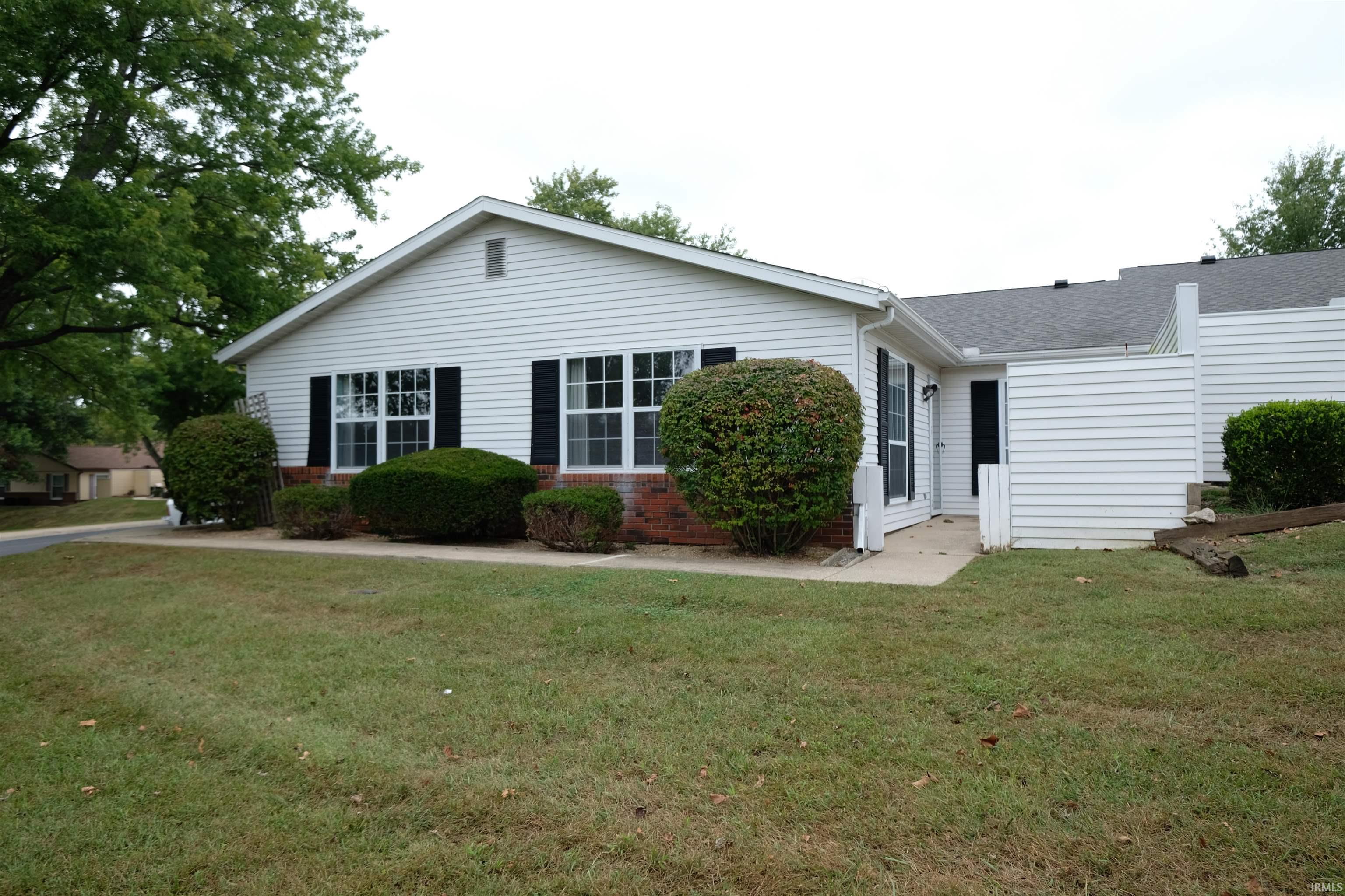 712 E Waterloo Court Property Photo 1