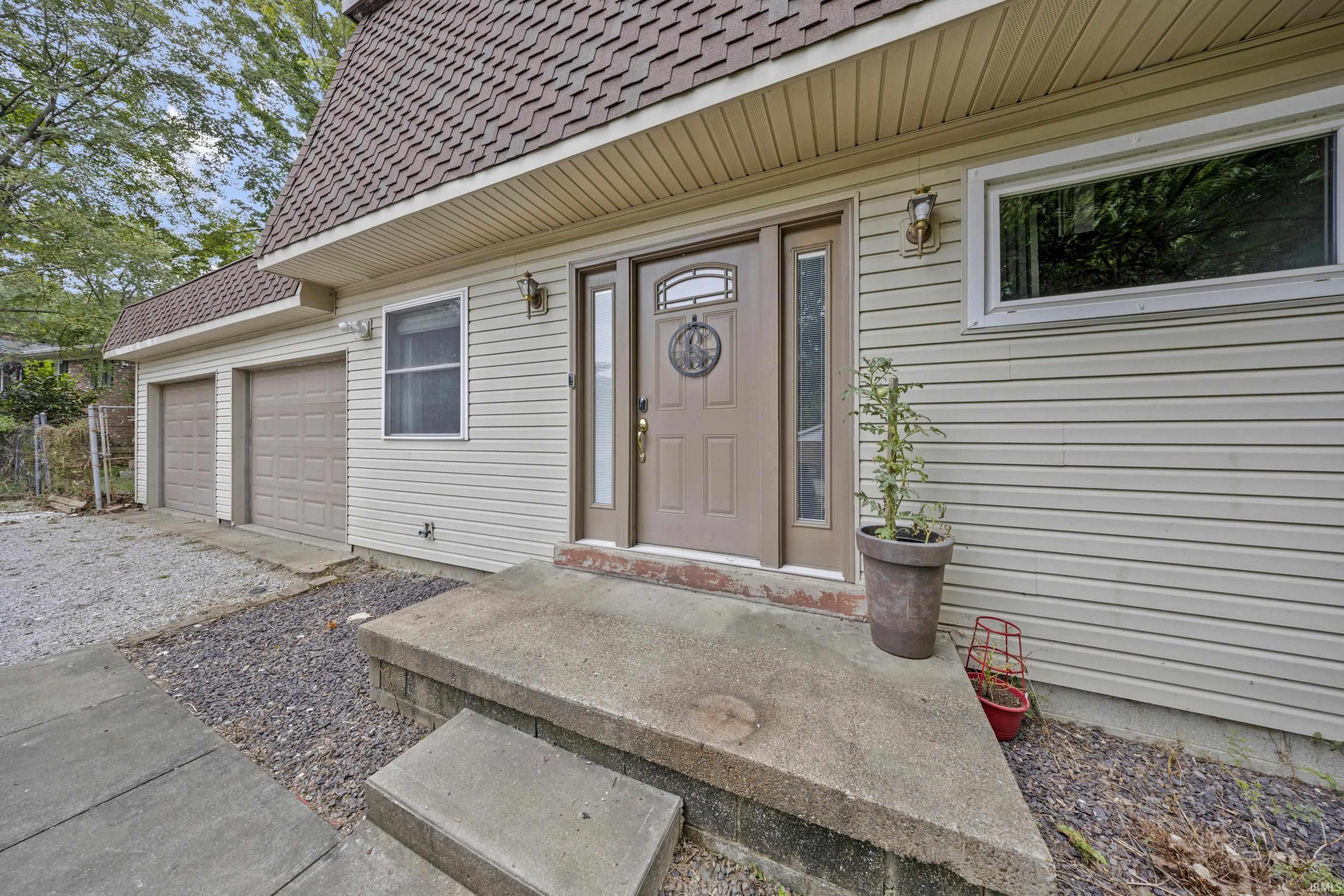 7424 Oaklawn Drive Property Photo 1