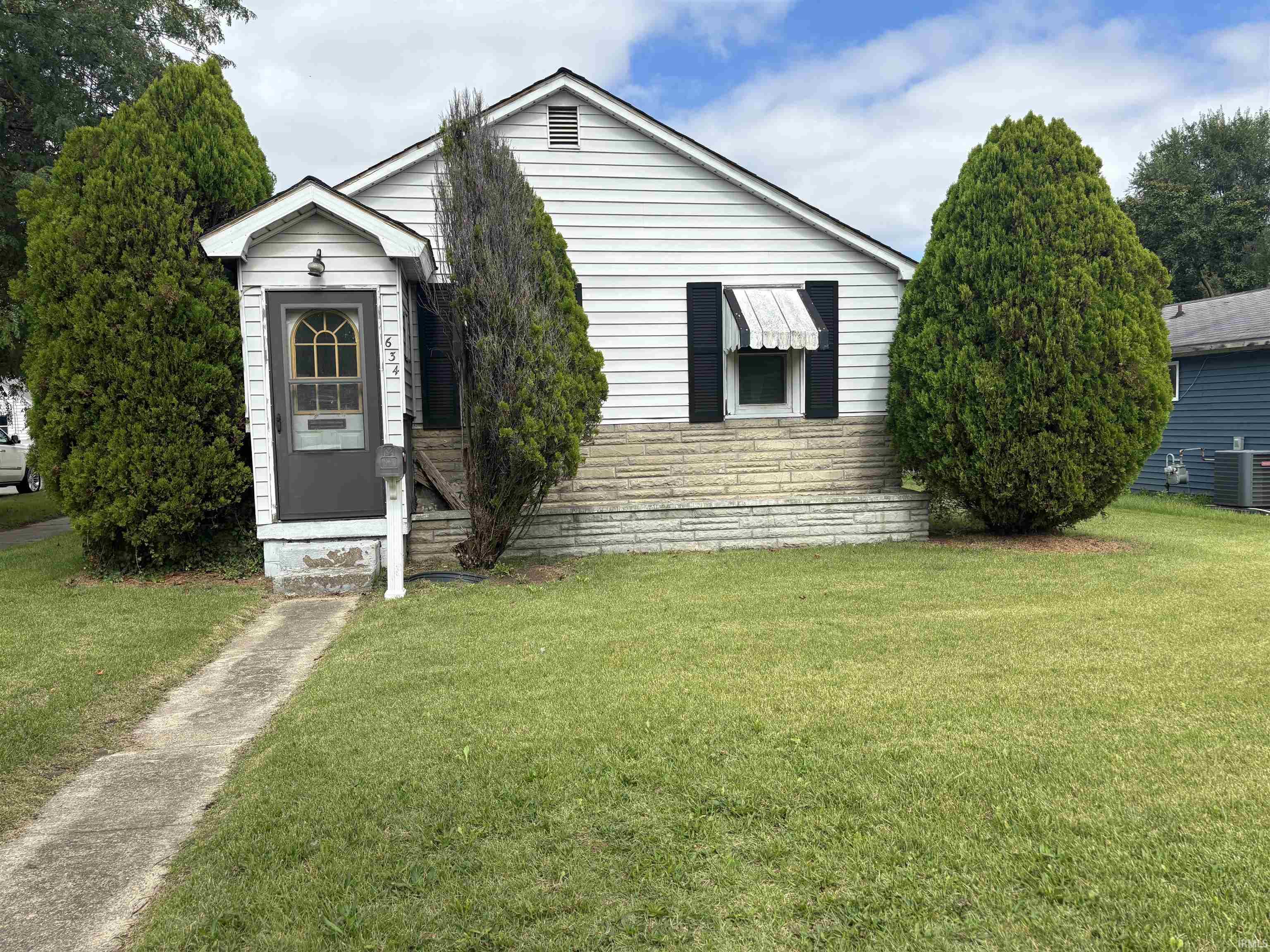 634 W Lusher Avenue Property Photo 1