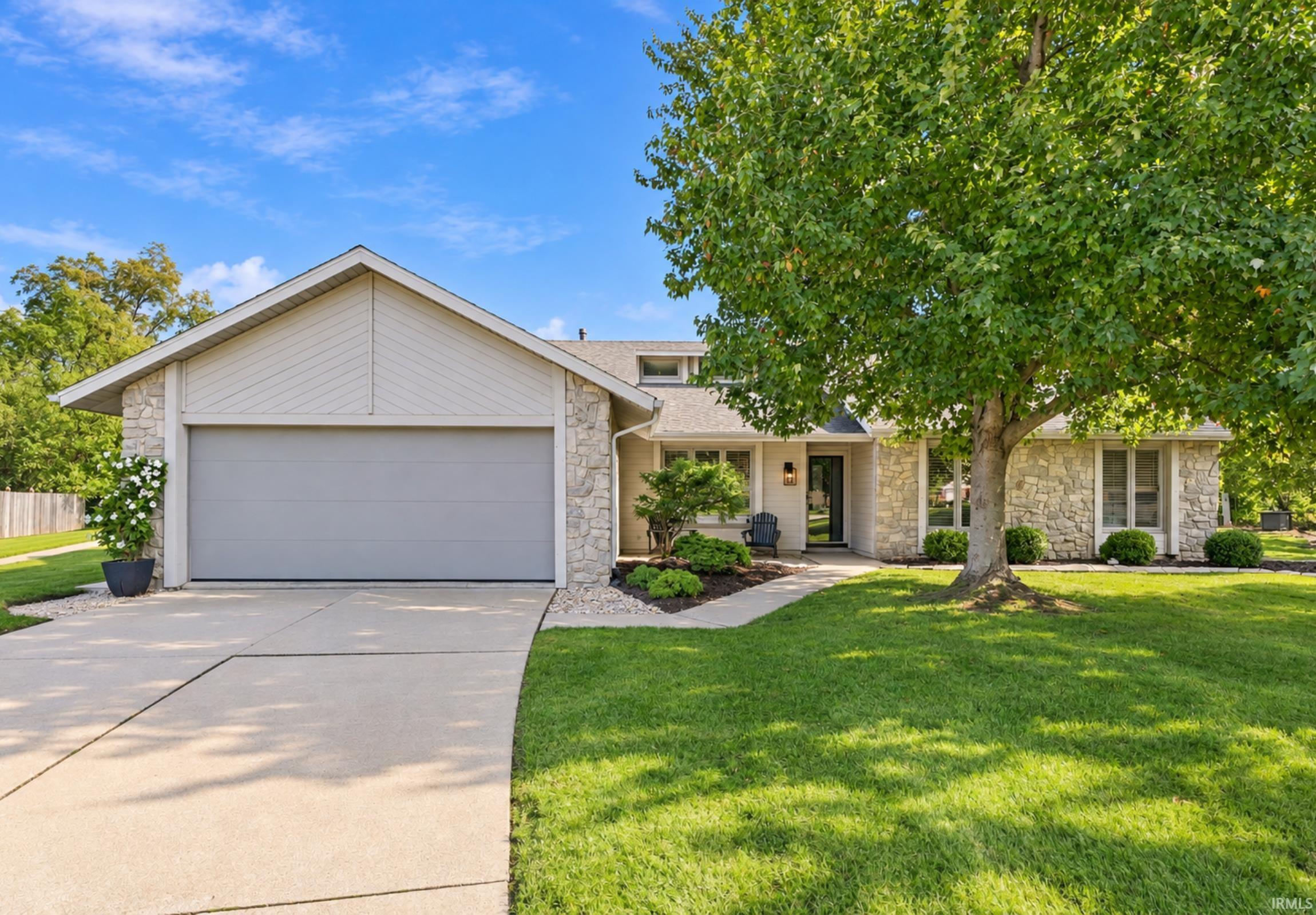 8415 Creekside Place Property Photo 1