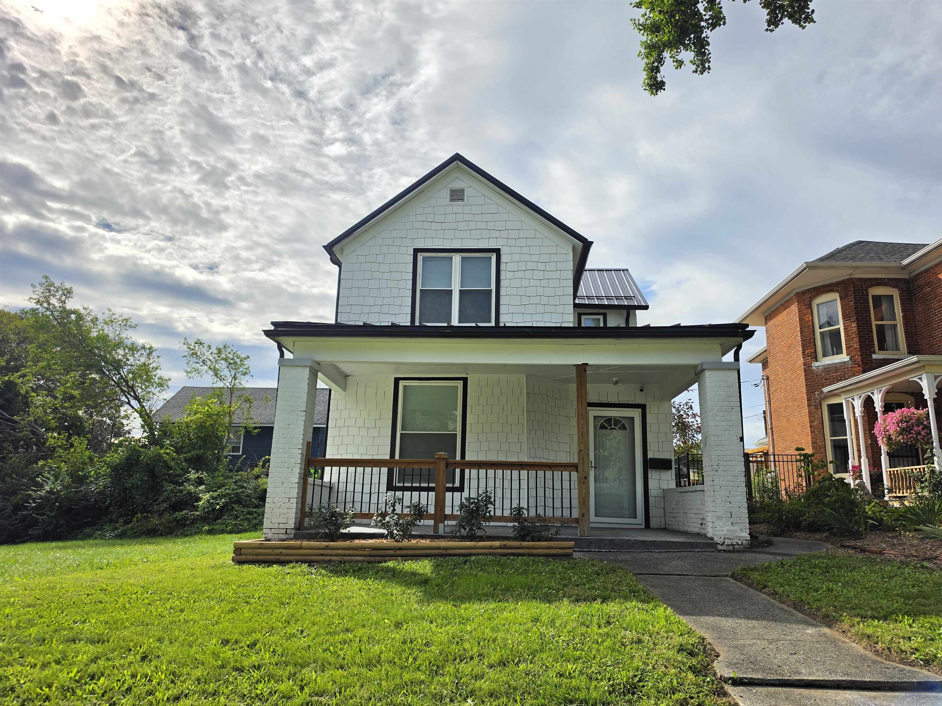 2716 Hoagland Avenue Property Photo 1