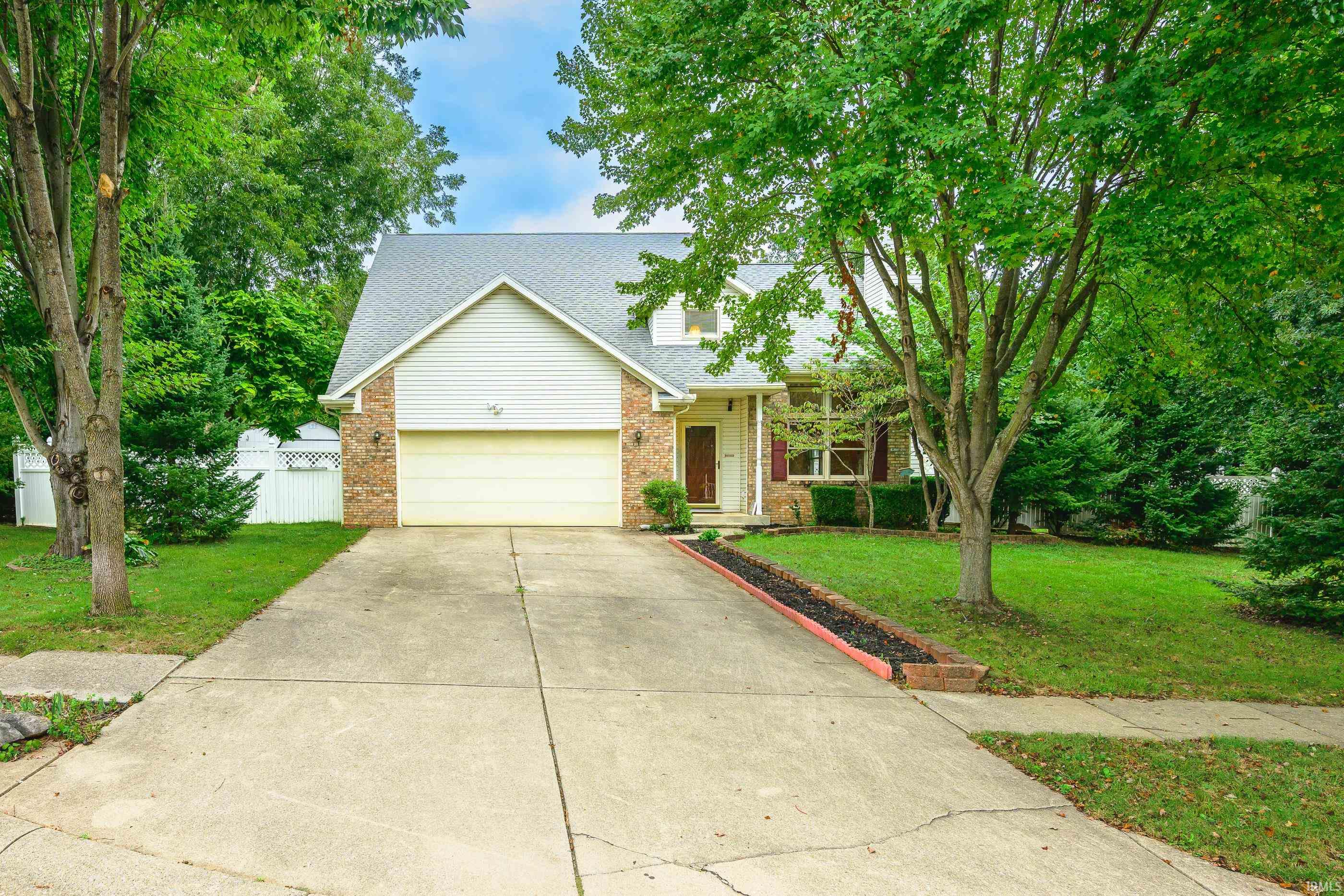 600 W Cyprus Circle Property Photo 1