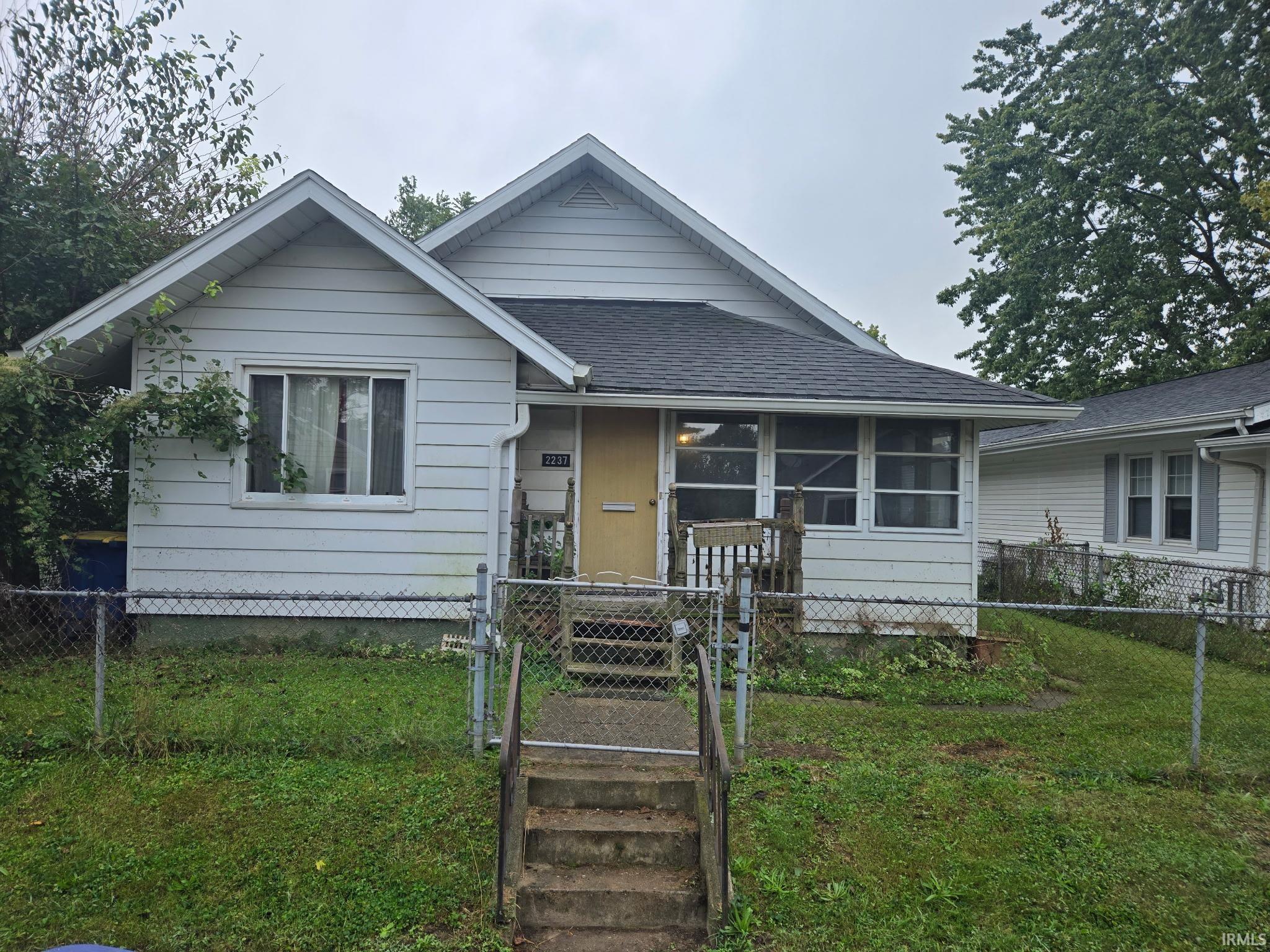 2237 W 8th Street Property Photo 1