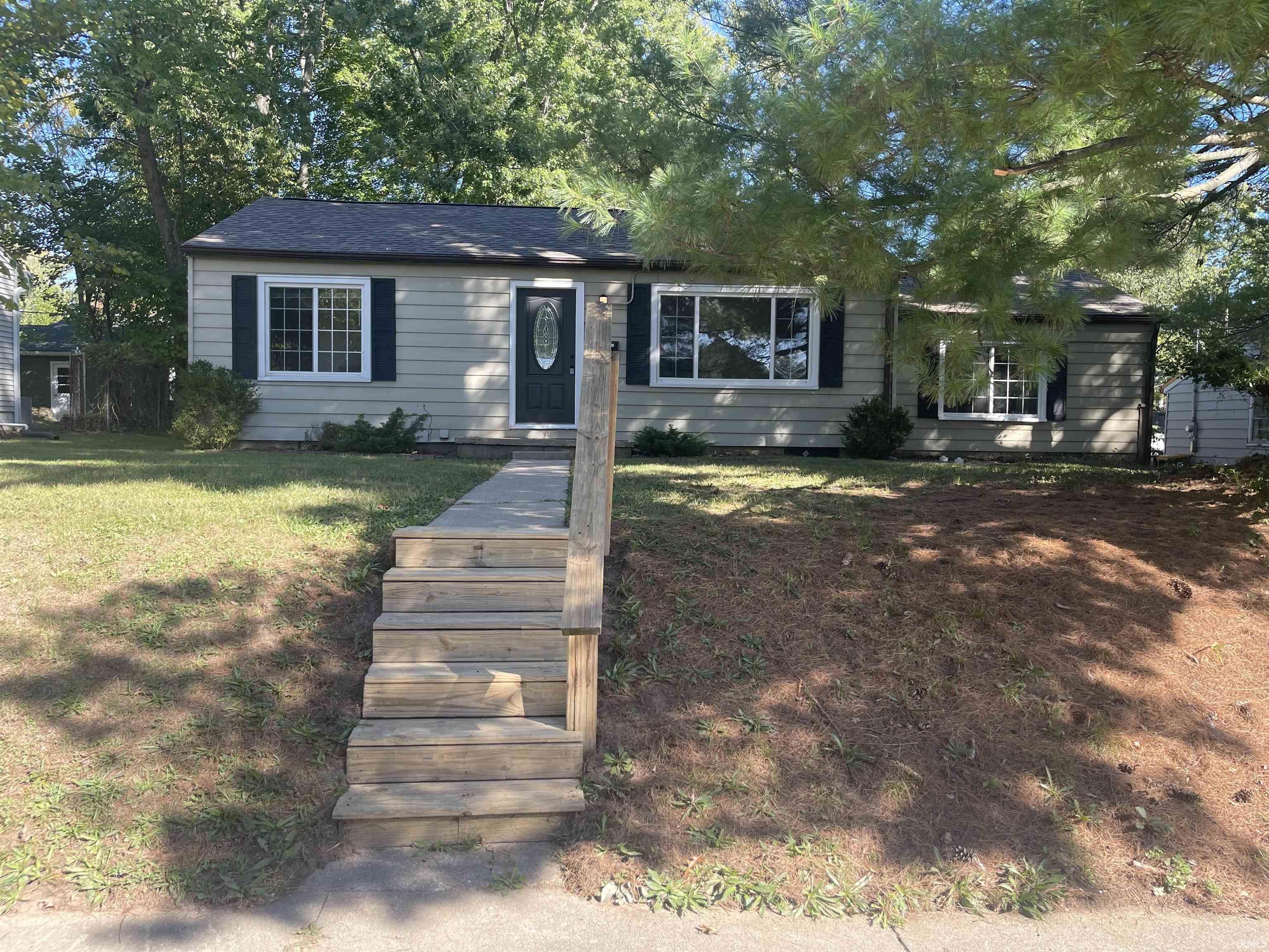 905 S Lincoln Street Property Photo 1