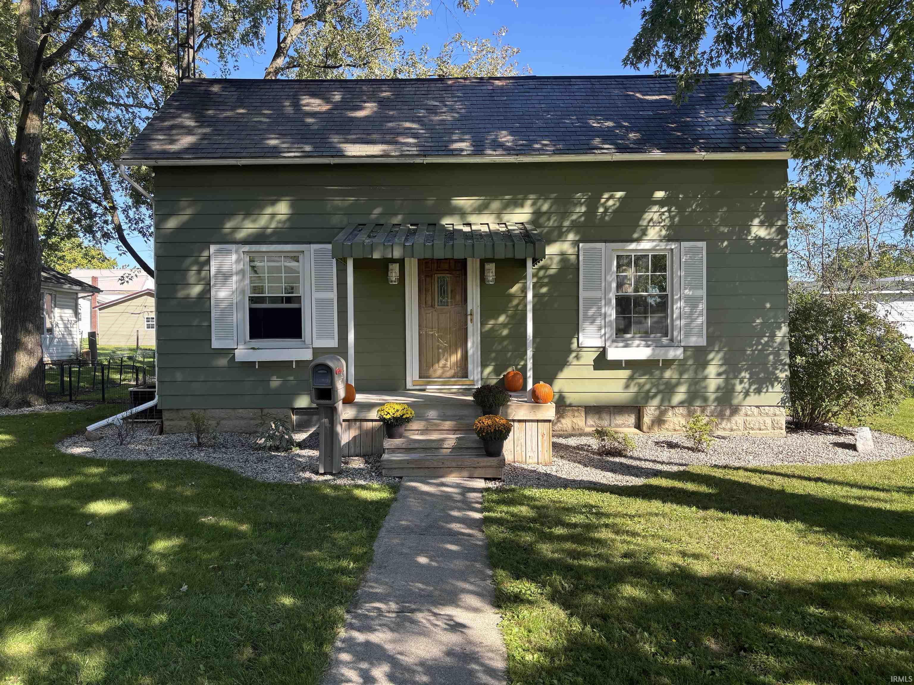 467 E Franklin Street Property Photo 1
