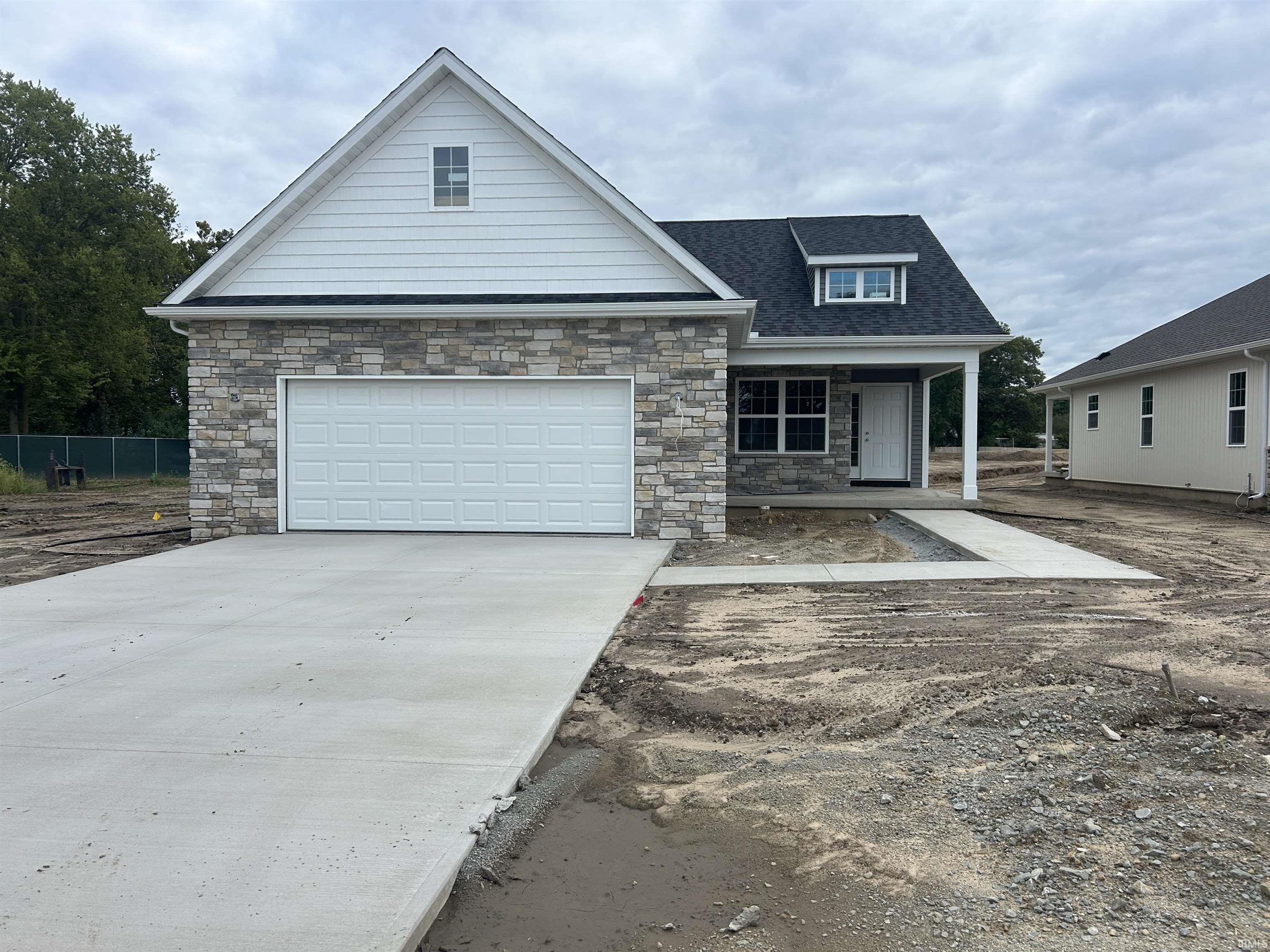 840 Apache Drive Property Photo 1