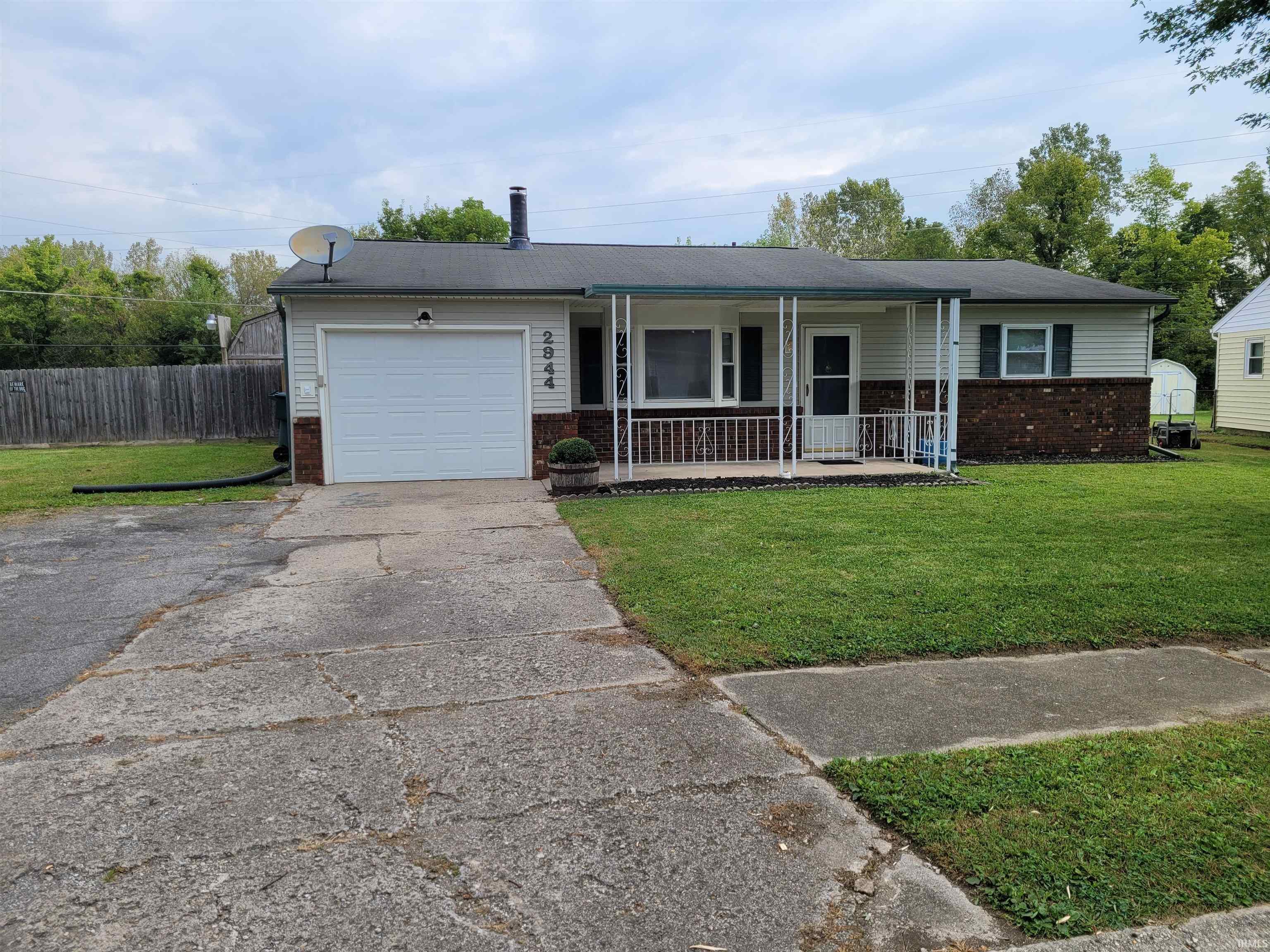 2944 S Chippewa Lane Property Photo 1